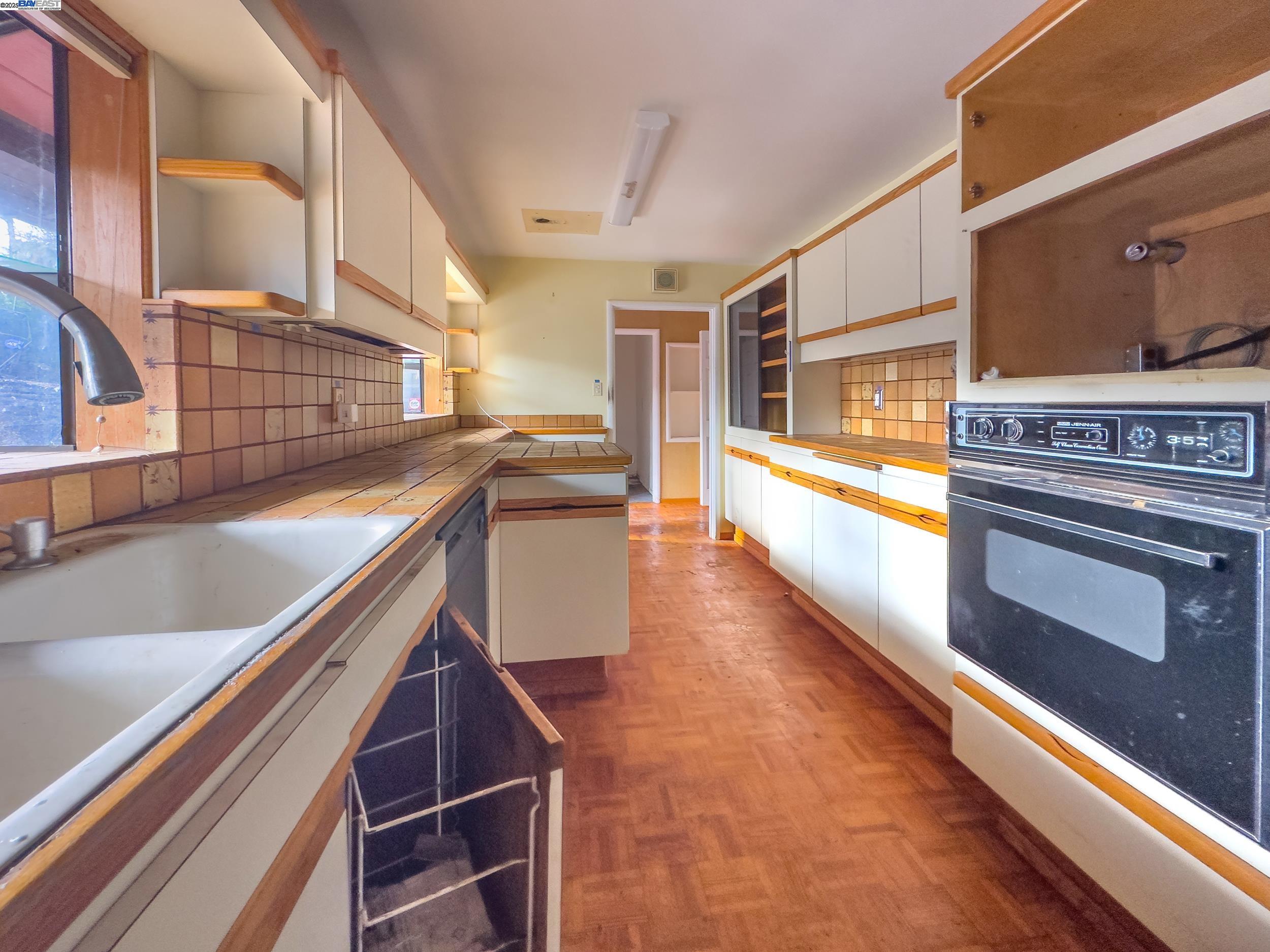 Detail Gallery Image 10 of 21 For 1770 Pleasant Hill Rd, Pleasant Hill,  CA 94523 - 2 Beds | 2 Baths