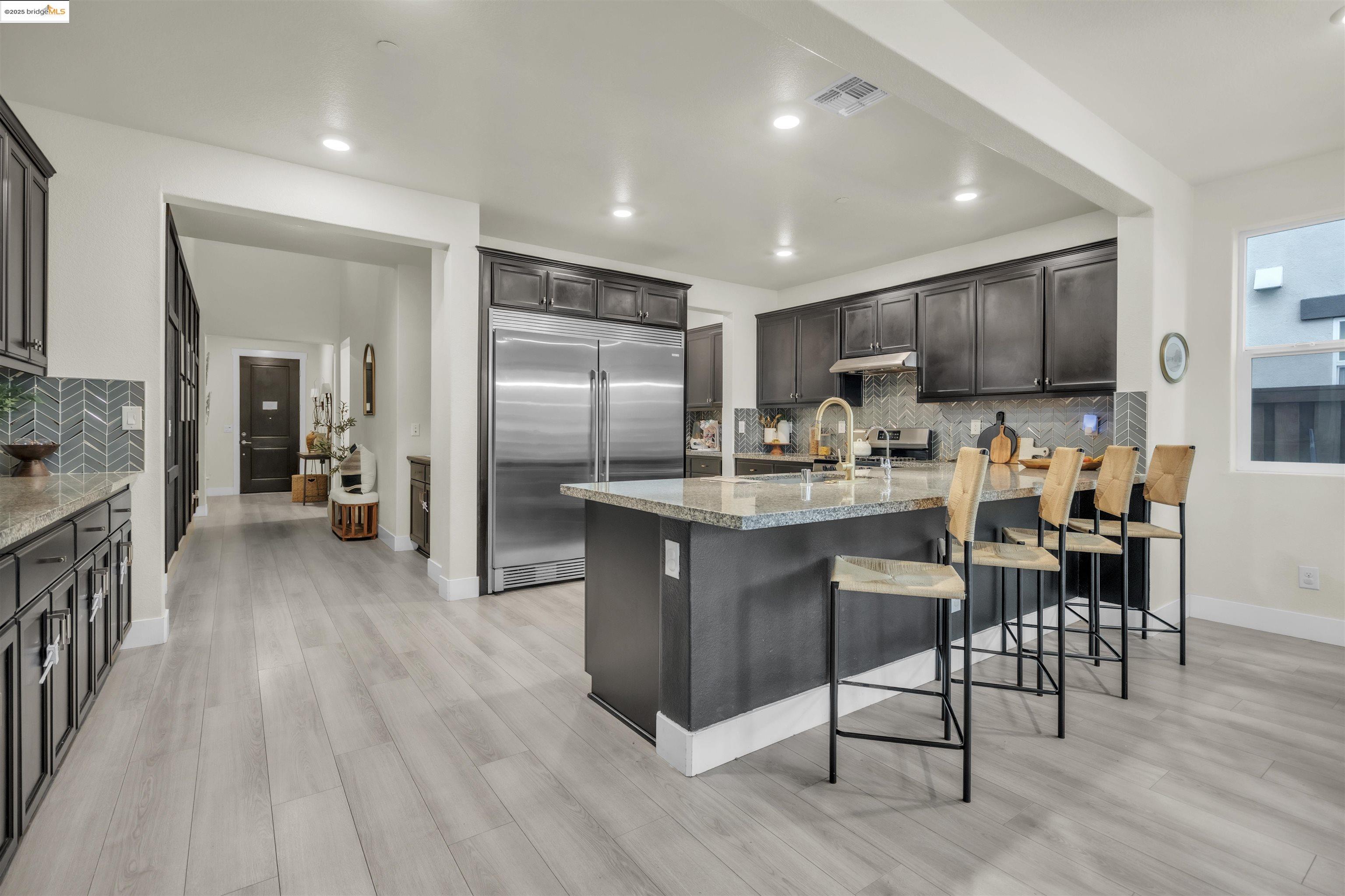 Detail Gallery Image 5 of 19 For 16977 Bach Dr, Lathrop,  CA 95330 - 3 Beds | 3 Baths