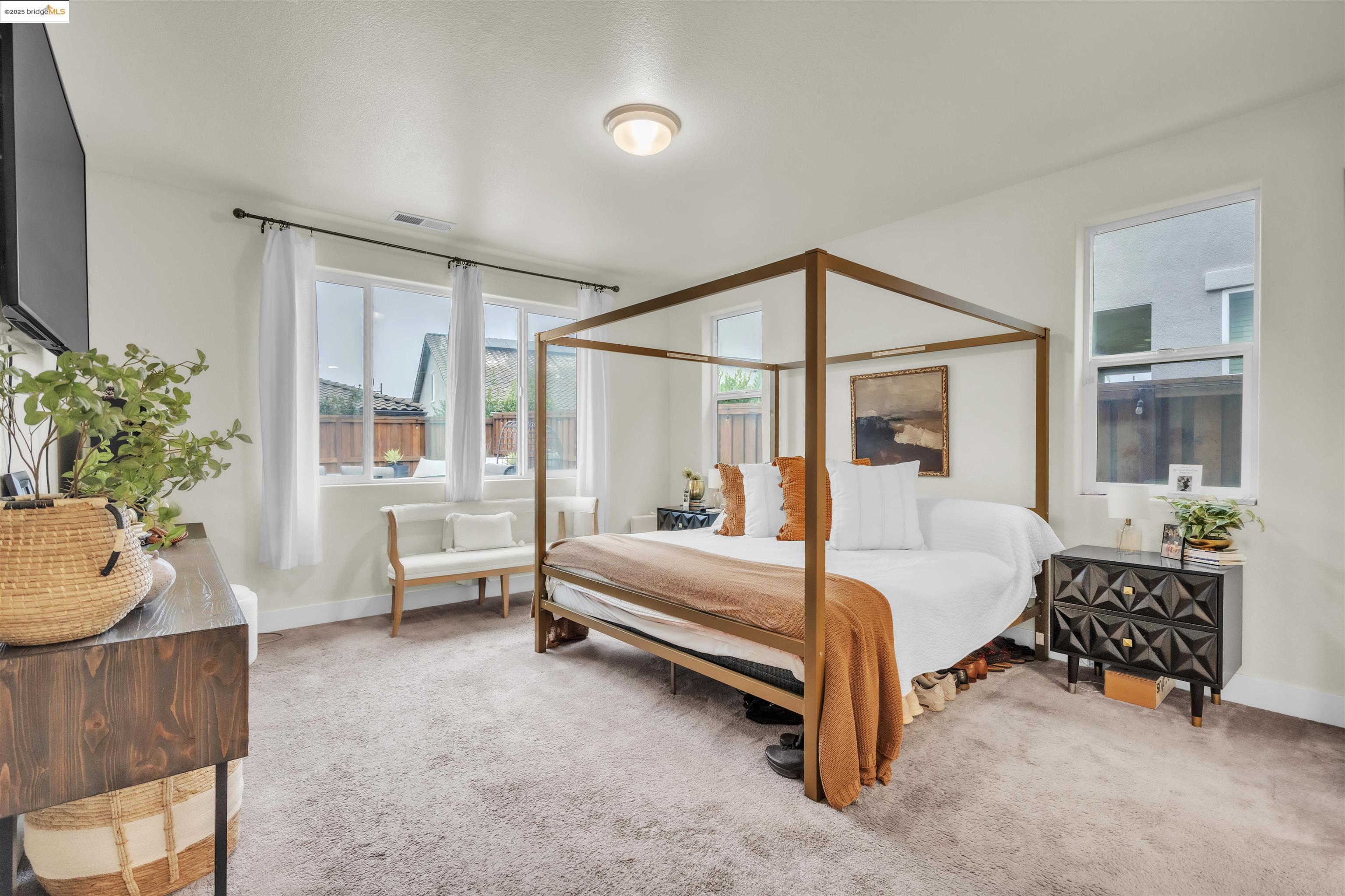 Detail Gallery Image 9 of 19 For 16977 Bach Dr, Lathrop,  CA 95330 - 3 Beds | 3 Baths