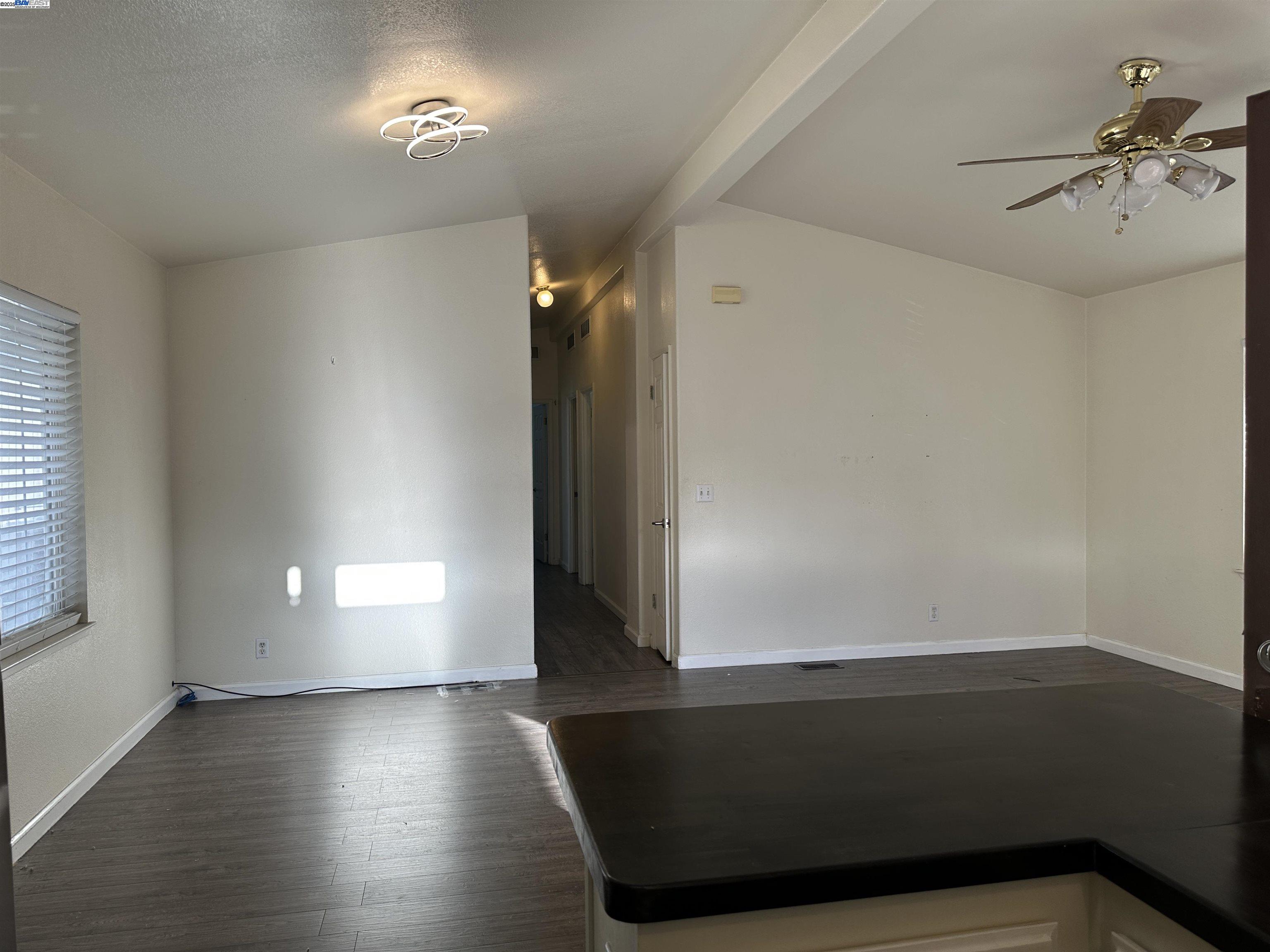 Detail Gallery Image 11 of 27 For 294 Winnipeg Ter, Fremont,  CA 94538 - 3 Beds | 2 Baths