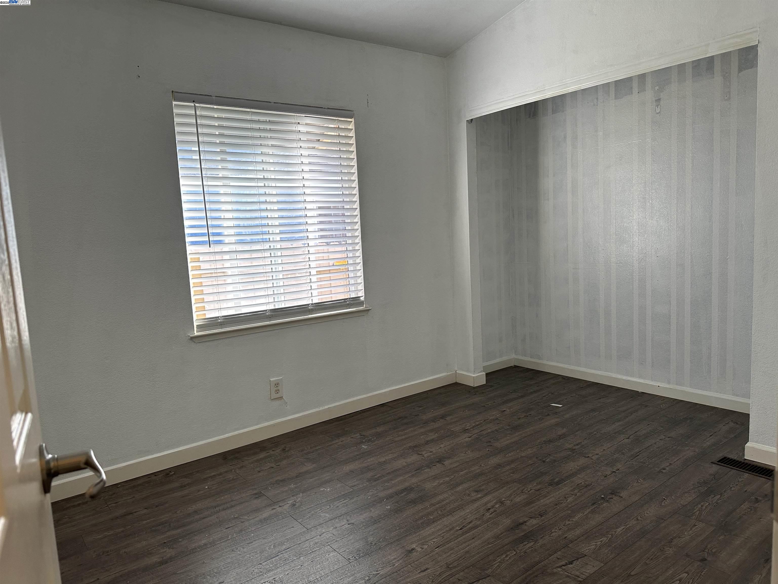 Detail Gallery Image 14 of 27 For 294 Winnipeg Ter, Fremont,  CA 94538 - 3 Beds | 2 Baths