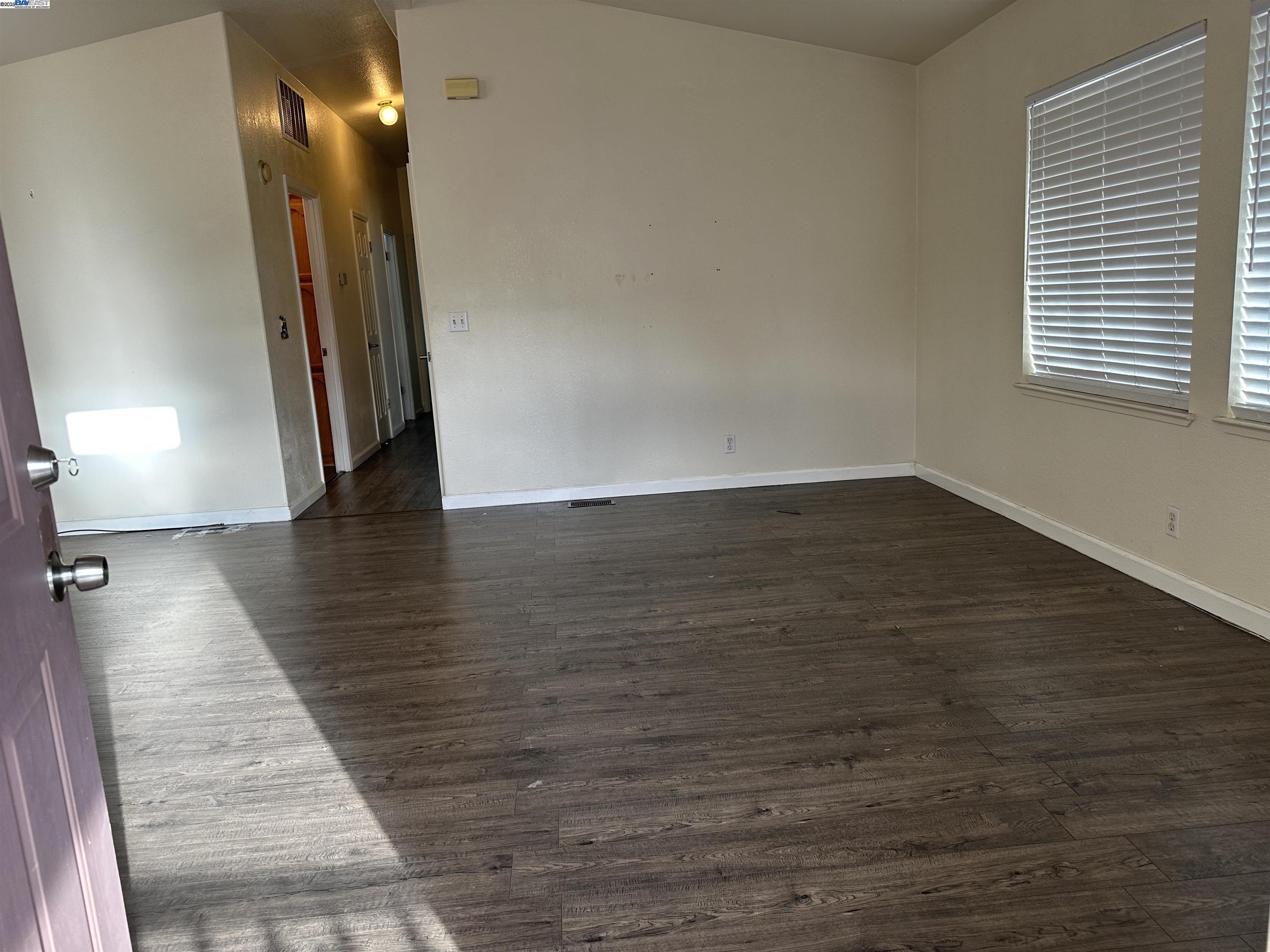 Detail Gallery Image 5 of 27 For 294 Winnipeg Ter, Fremont,  CA 94538 - 3 Beds | 2 Baths