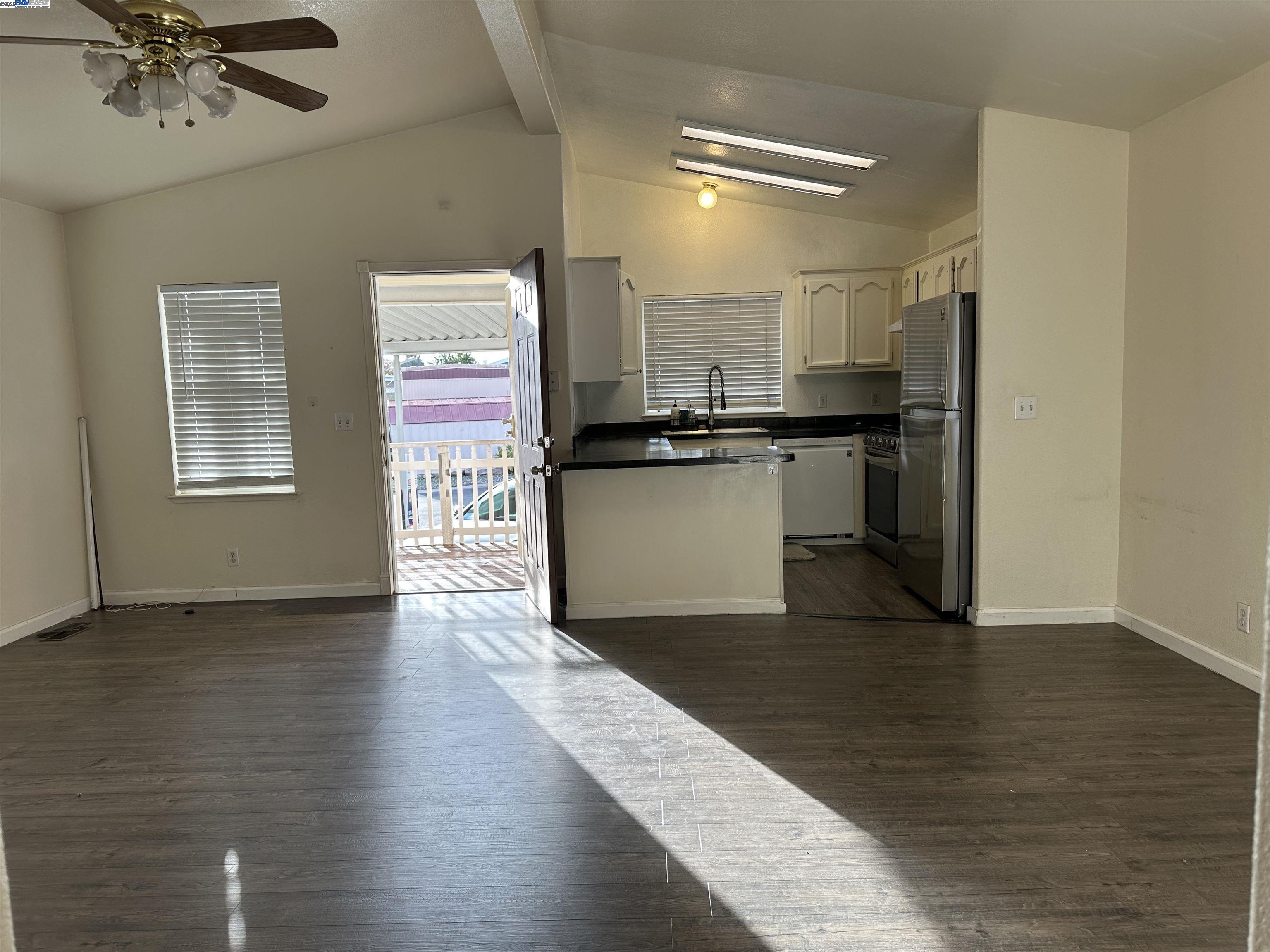 Detail Gallery Image 6 of 27 For 294 Winnipeg Ter, Fremont,  CA 94538 - 3 Beds | 2 Baths