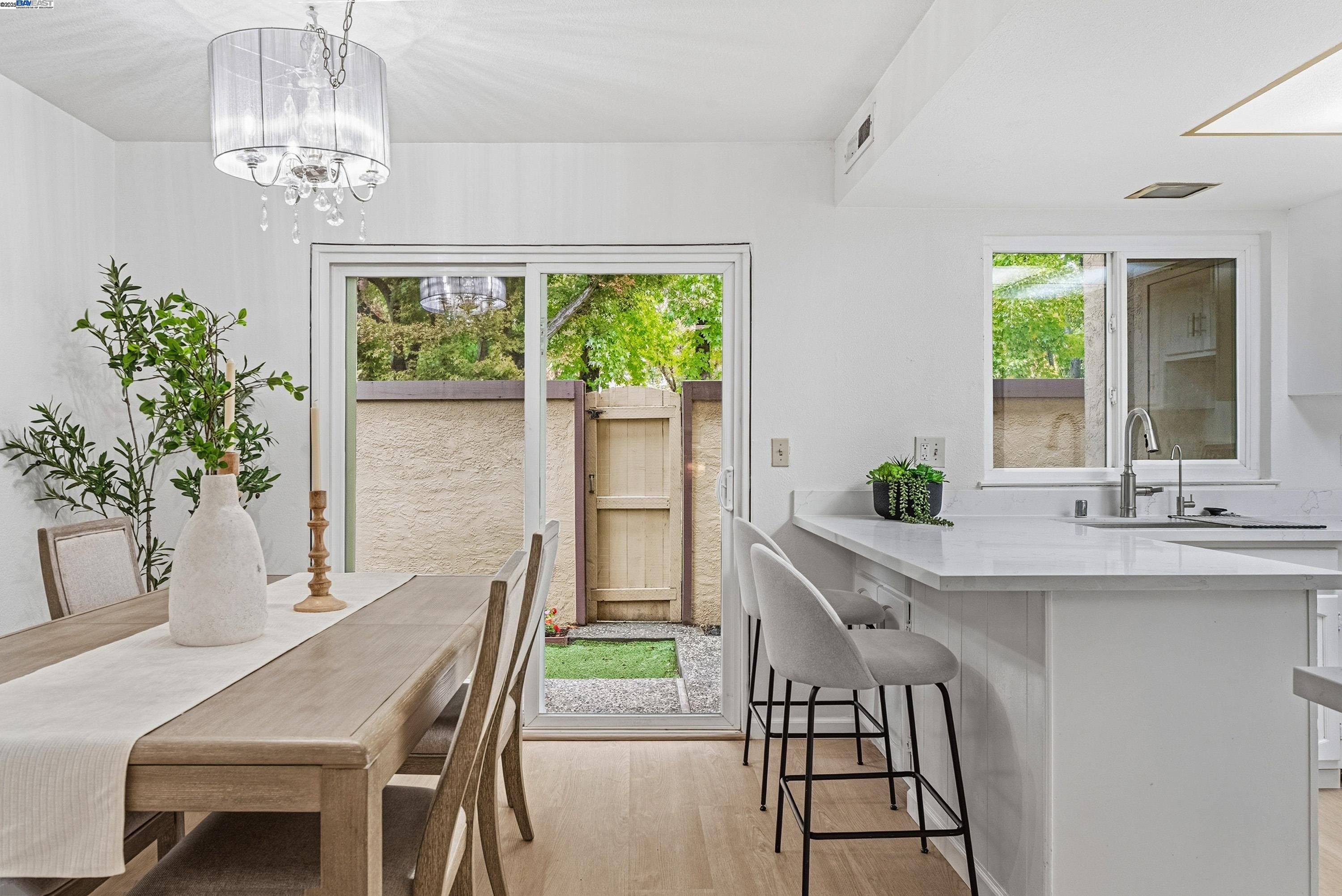 Detail Gallery Image 11 of 33 For 4436 Del Valle Pkwy, Pleasanton,  CA 94566 - 3 Beds | 1/1 Baths