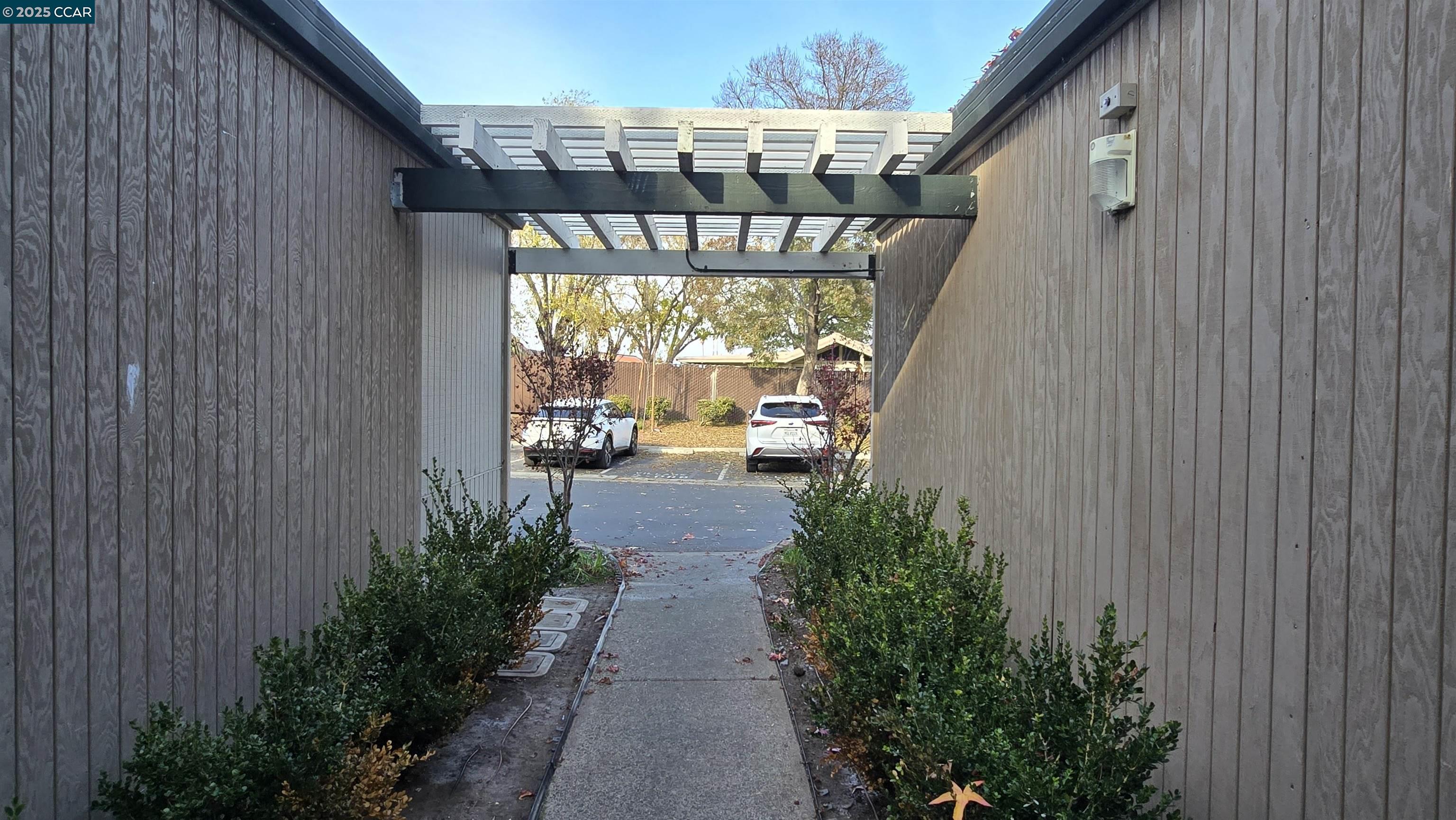 Detail Gallery Image 3 of 22 For 1123 Chadwick Cir, Bay Point,  CA 94565 - 3 Beds | 2 Baths