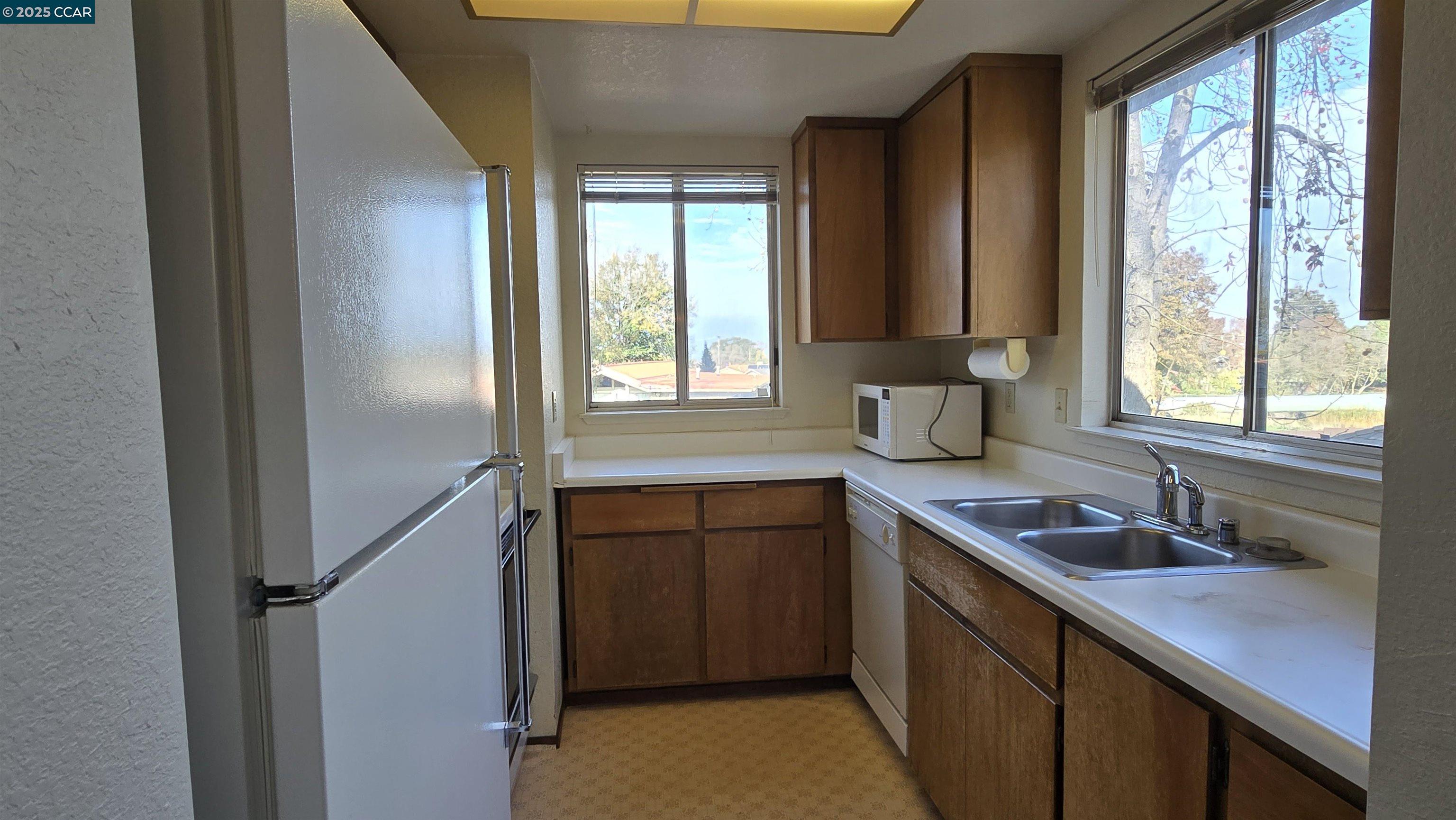 Detail Gallery Image 8 of 22 For 1123 Chadwick Cir, Bay Point,  CA 94565 - 3 Beds | 2 Baths