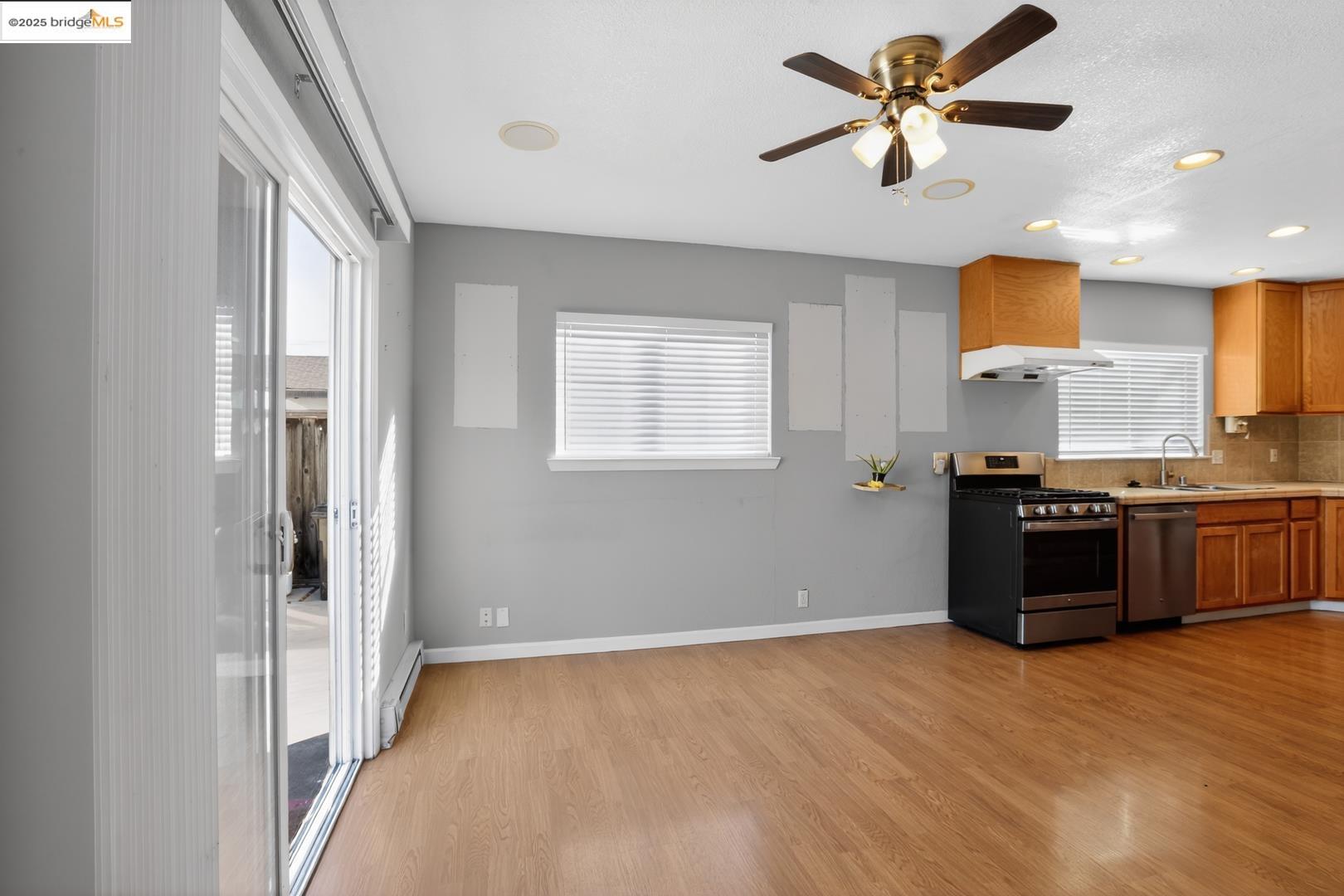 Detail Gallery Image 13 of 30 For 380 N 11th St, San Jose,  CA 95112 - 3 Beds | 1 Baths