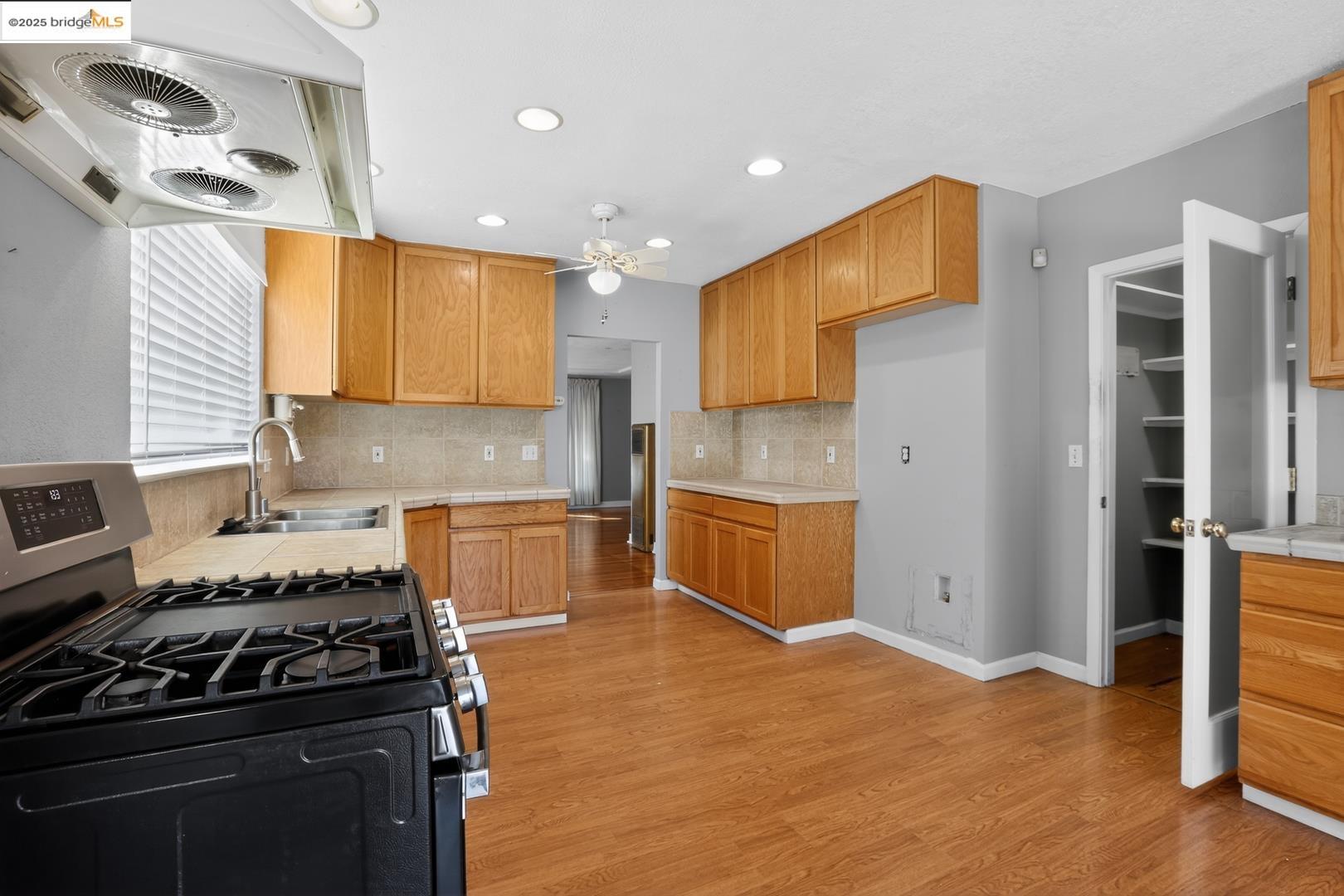 Detail Gallery Image 15 of 30 For 380 N 11th St, San Jose,  CA 95112 - 3 Beds | 1 Baths