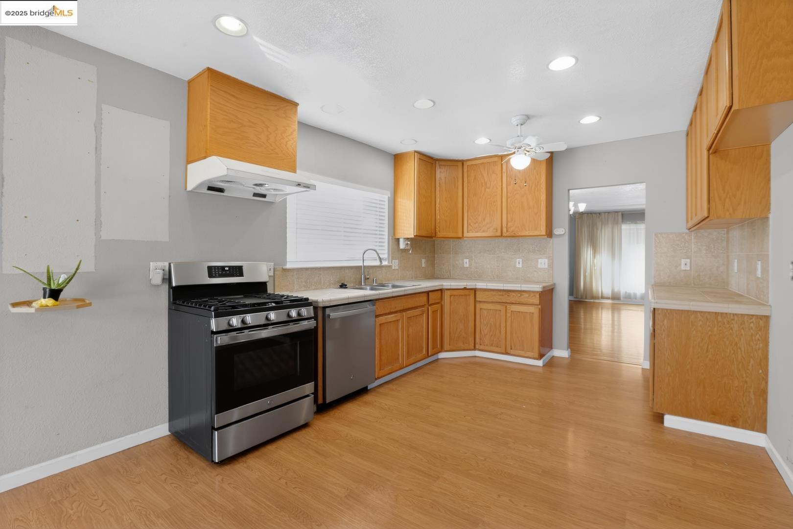 Detail Gallery Image 16 of 30 For 380 N 11th St, San Jose,  CA 95112 - 3 Beds | 1 Baths