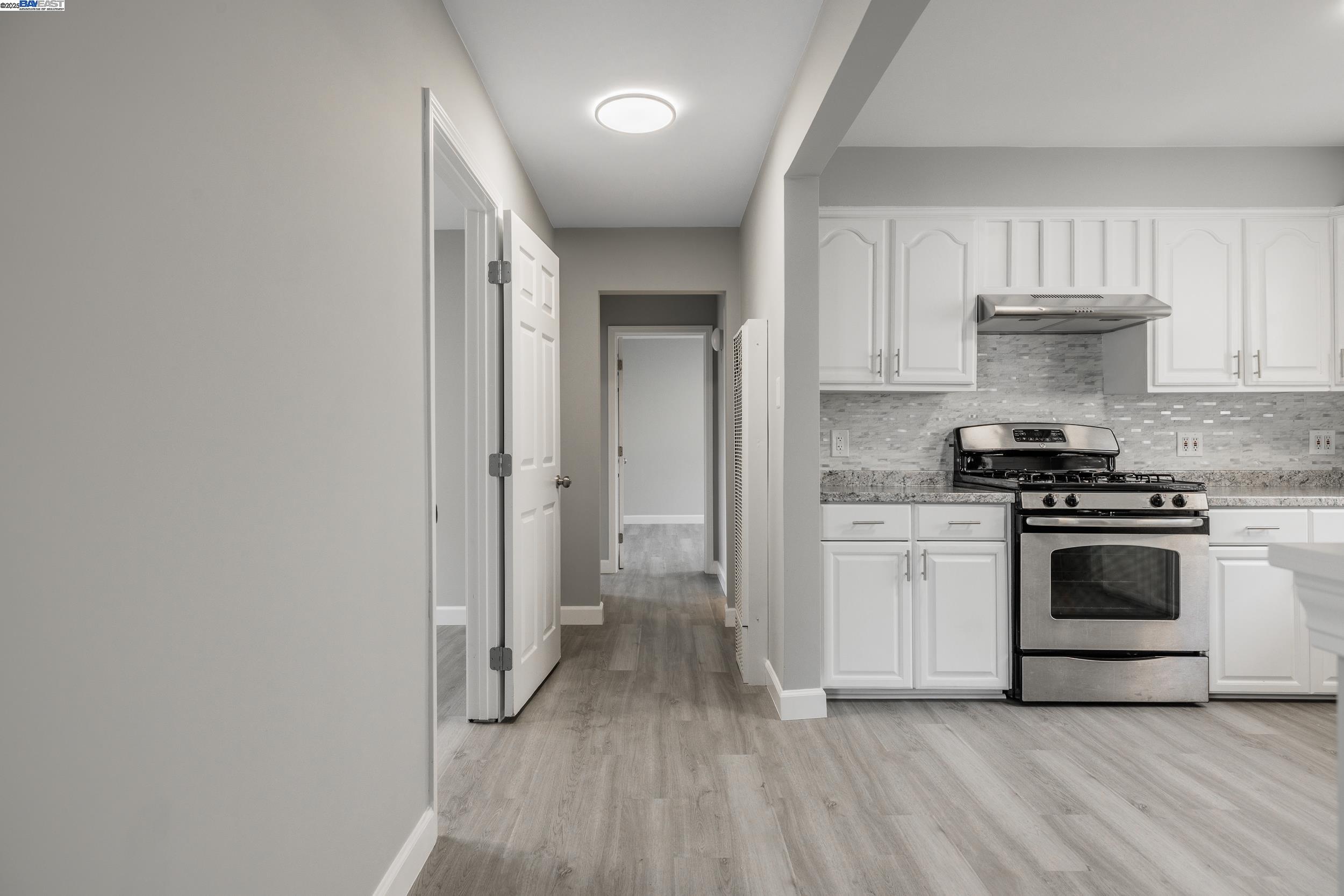 Detail Gallery Image 14 of 41 For 1230 79th Ave, Oakland,  CA 94621 - 5 Beds | 3 Baths