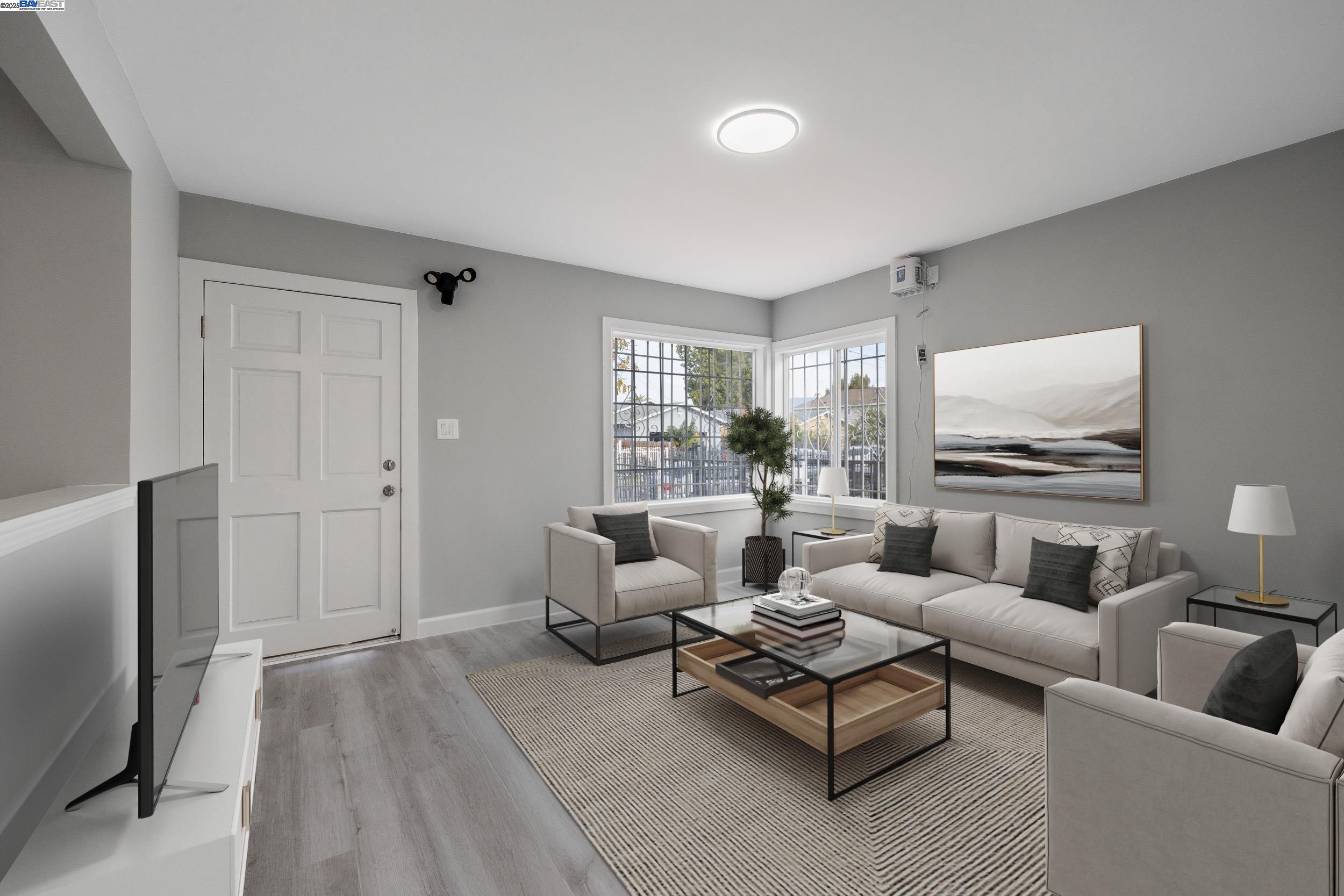 Detail Gallery Image 4 of 41 For 1230 79th Ave, Oakland,  CA 94621 - 5 Beds | 3 Baths