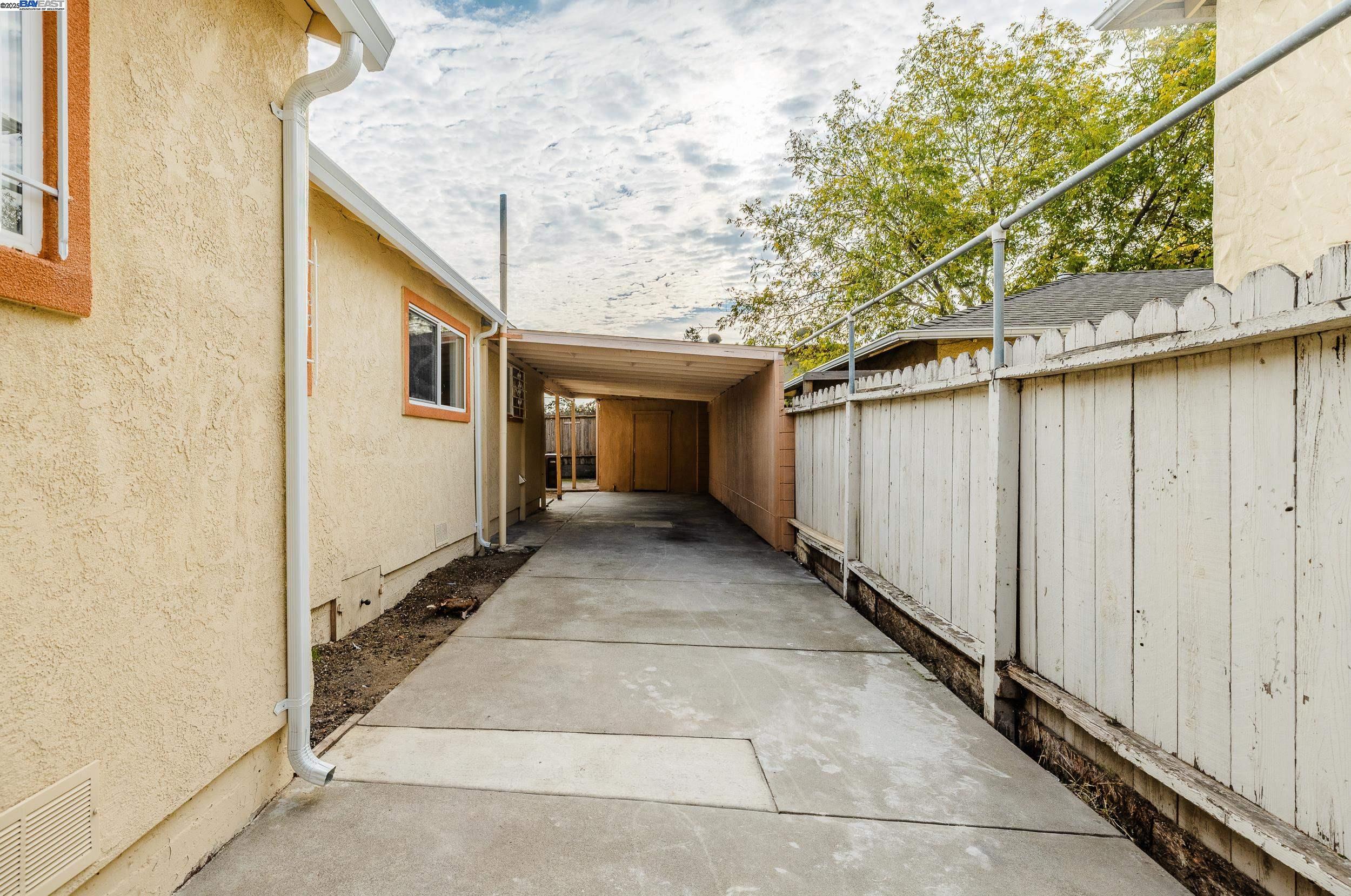 Detail Gallery Image 37 of 41 For 1230 79th Ave, Oakland,  CA 94621 - 5 Beds | 3 Baths