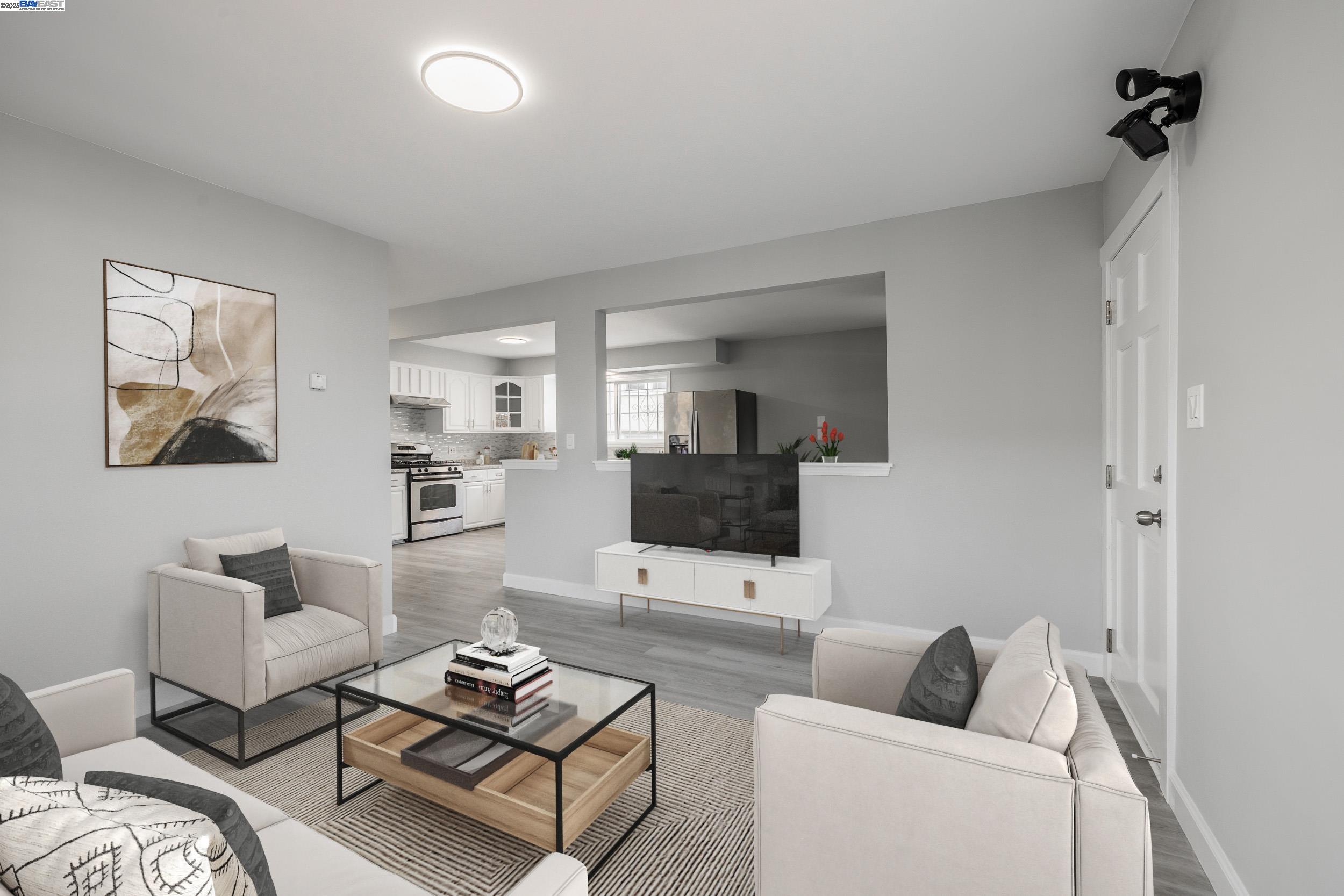 Detail Gallery Image 6 of 41 For 1230 79th Ave, Oakland,  CA 94621 - 5 Beds | 3 Baths