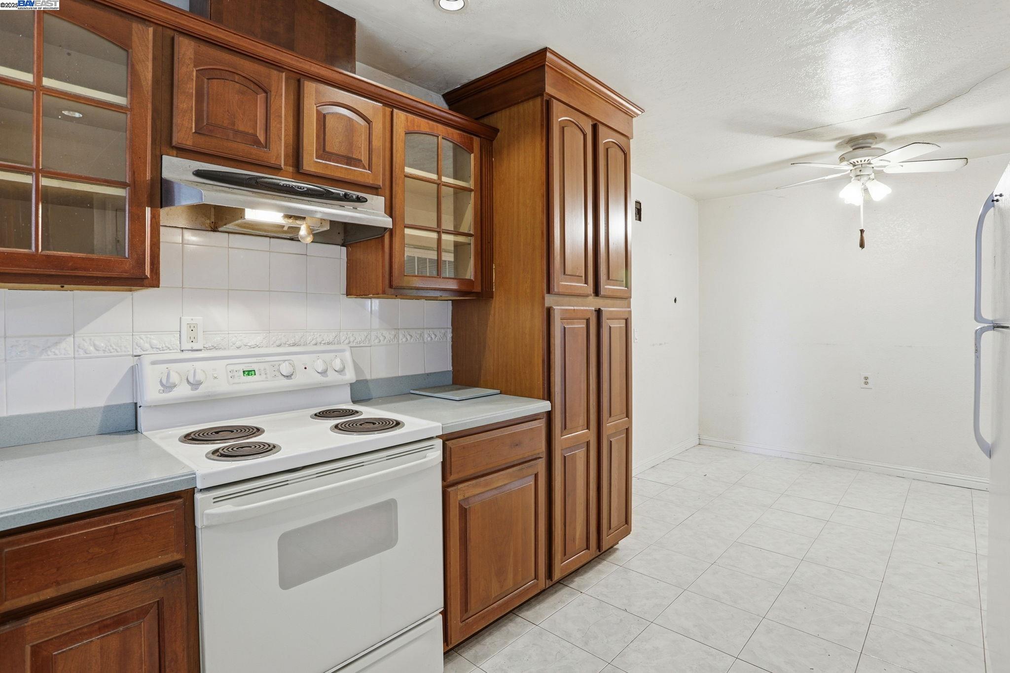 Detail Gallery Image 10 of 35 For 300 N Park Victoria Dr, Milpitas,  CA 95035 - 4 Beds | 2 Baths