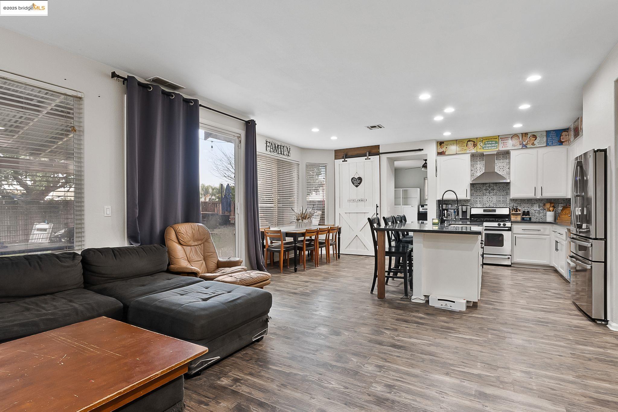 Detail Gallery Image 6 of 33 For 4785 Mammouth Ln, Oakley,  CA 94561 - 6 Beds | 3 Baths