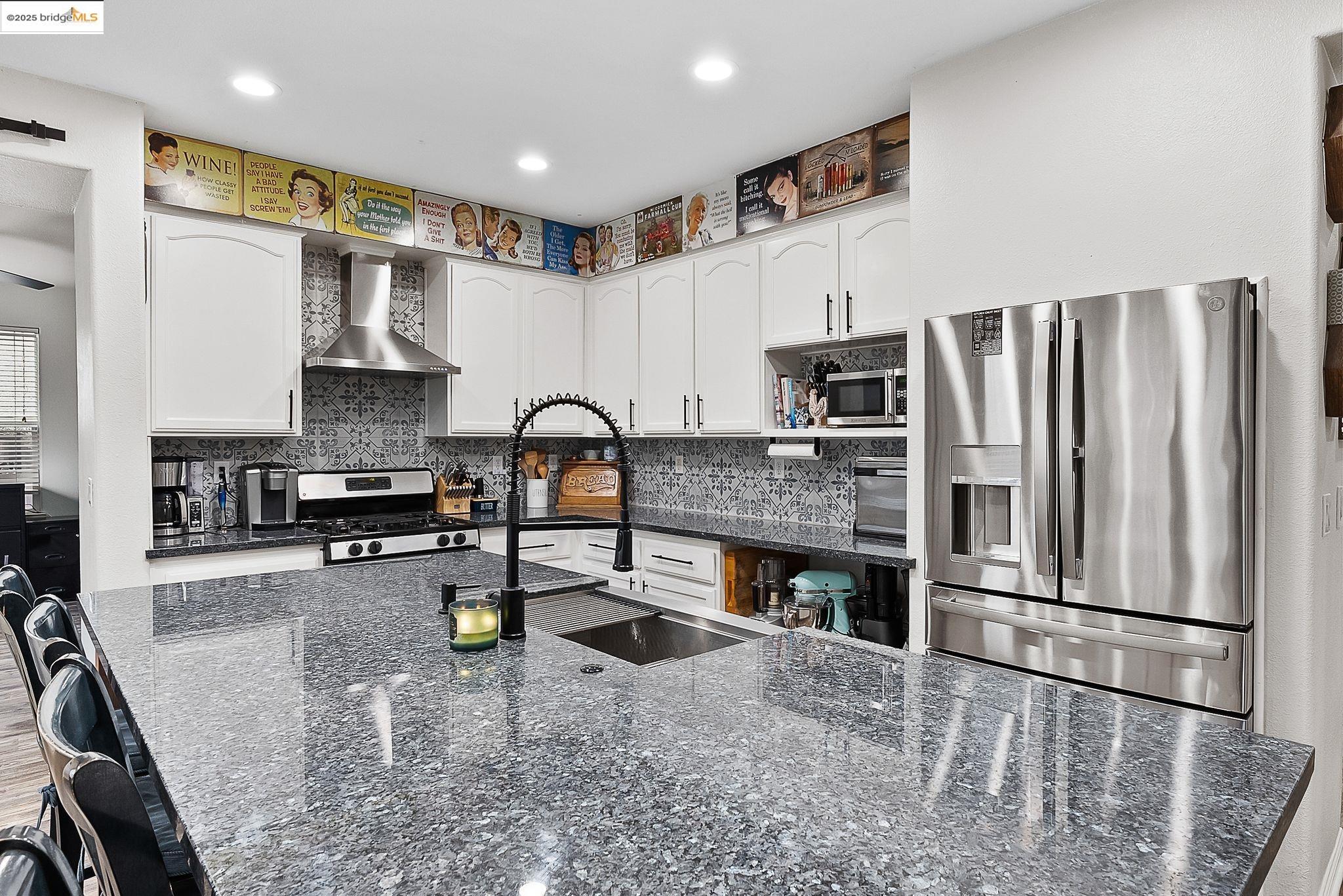 Detail Gallery Image 9 of 33 For 4785 Mammouth Ln, Oakley,  CA 94561 - 6 Beds | 3 Baths