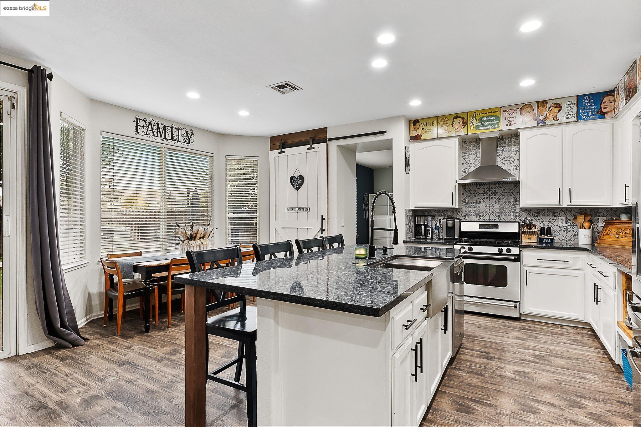 Detail Gallery Image 10 of 33 For 4785 Mammouth Ln, Oakley,  CA 94561 - 6 Beds | 3 Baths