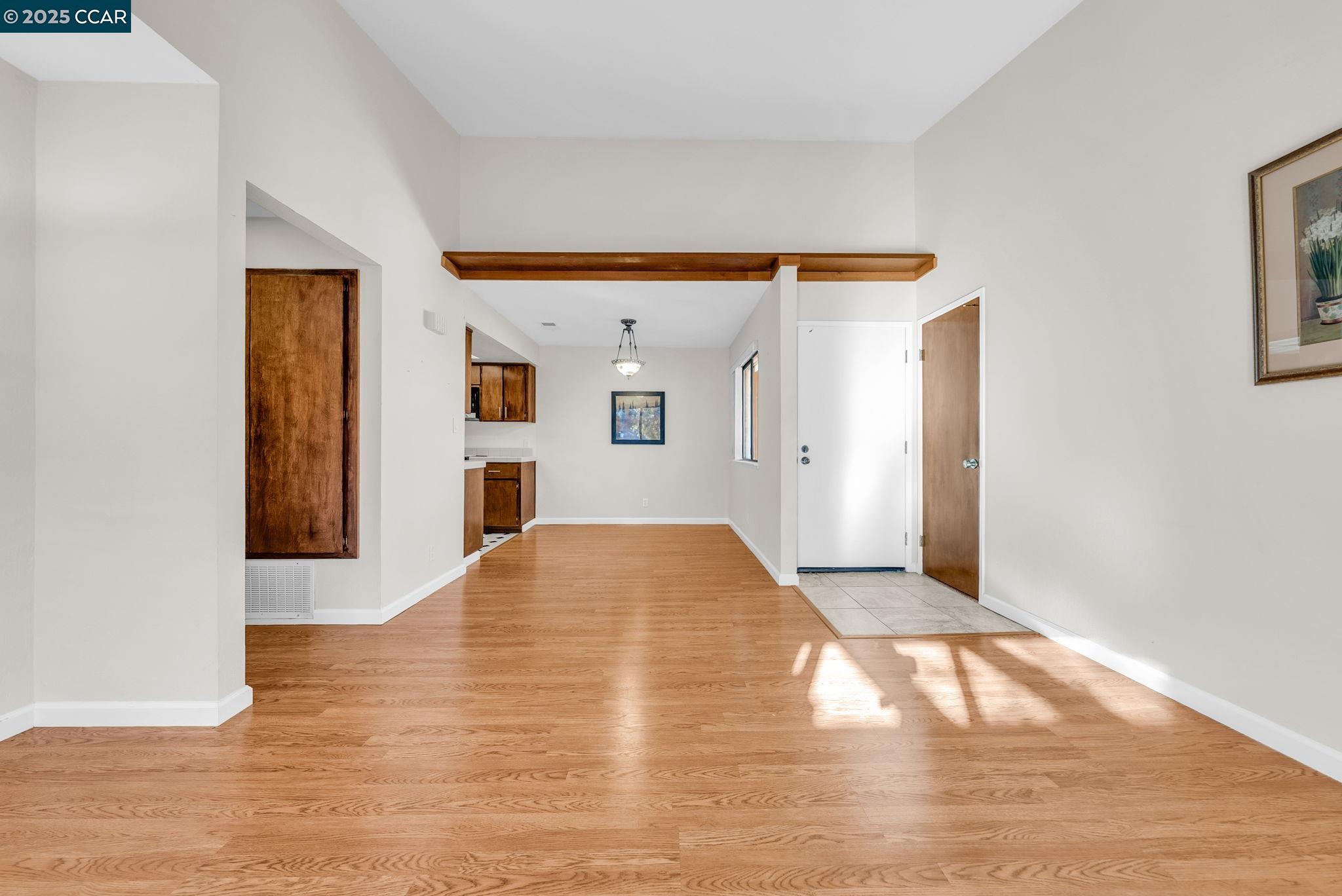 Detail Gallery Image 15 of 44 For 1383 Hull Ln, Martinez,  CA 94553 - 2 Beds | 2 Baths