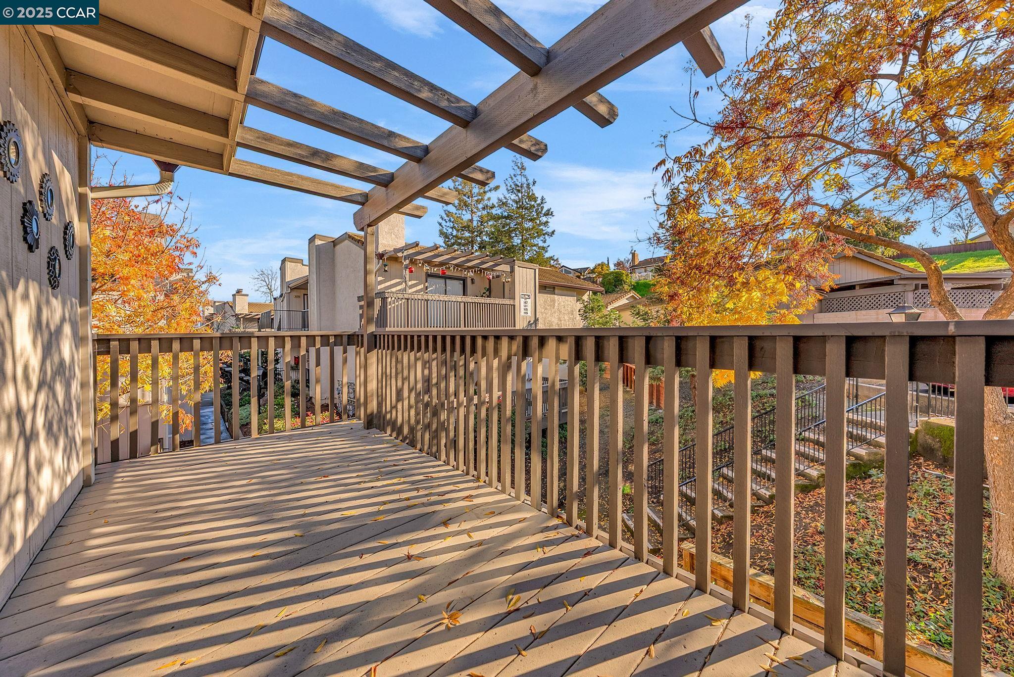 Detail Gallery Image 17 of 44 For 1383 Hull Ln, Martinez,  CA 94553 - 2 Beds | 2 Baths