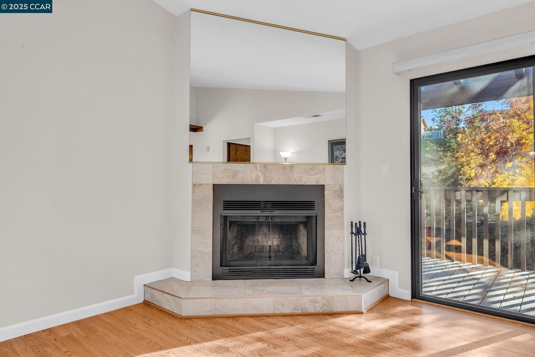 Detail Gallery Image 20 of 44 For 1383 Hull Ln, Martinez,  CA 94553 - 2 Beds | 2 Baths