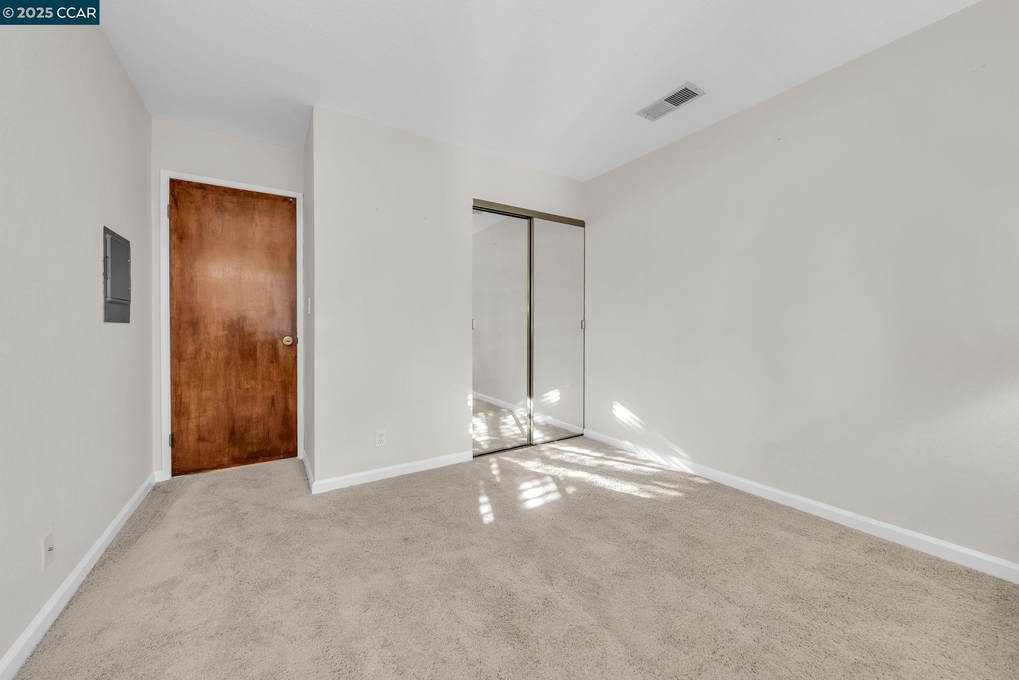 Detail Gallery Image 27 of 44 For 1383 Hull Ln, Martinez,  CA 94553 - 2 Beds | 2 Baths