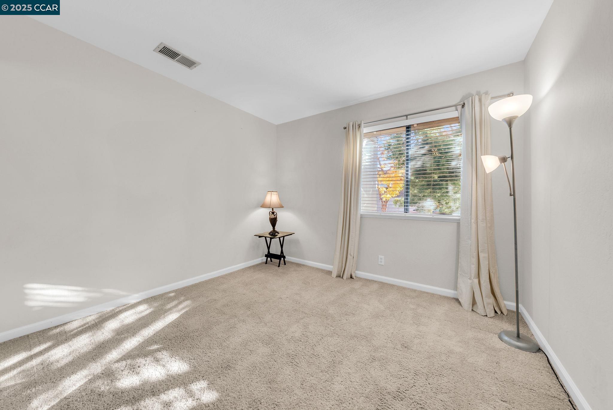 Detail Gallery Image 31 of 44 For 1383 Hull Ln, Martinez,  CA 94553 - 2 Beds | 2 Baths