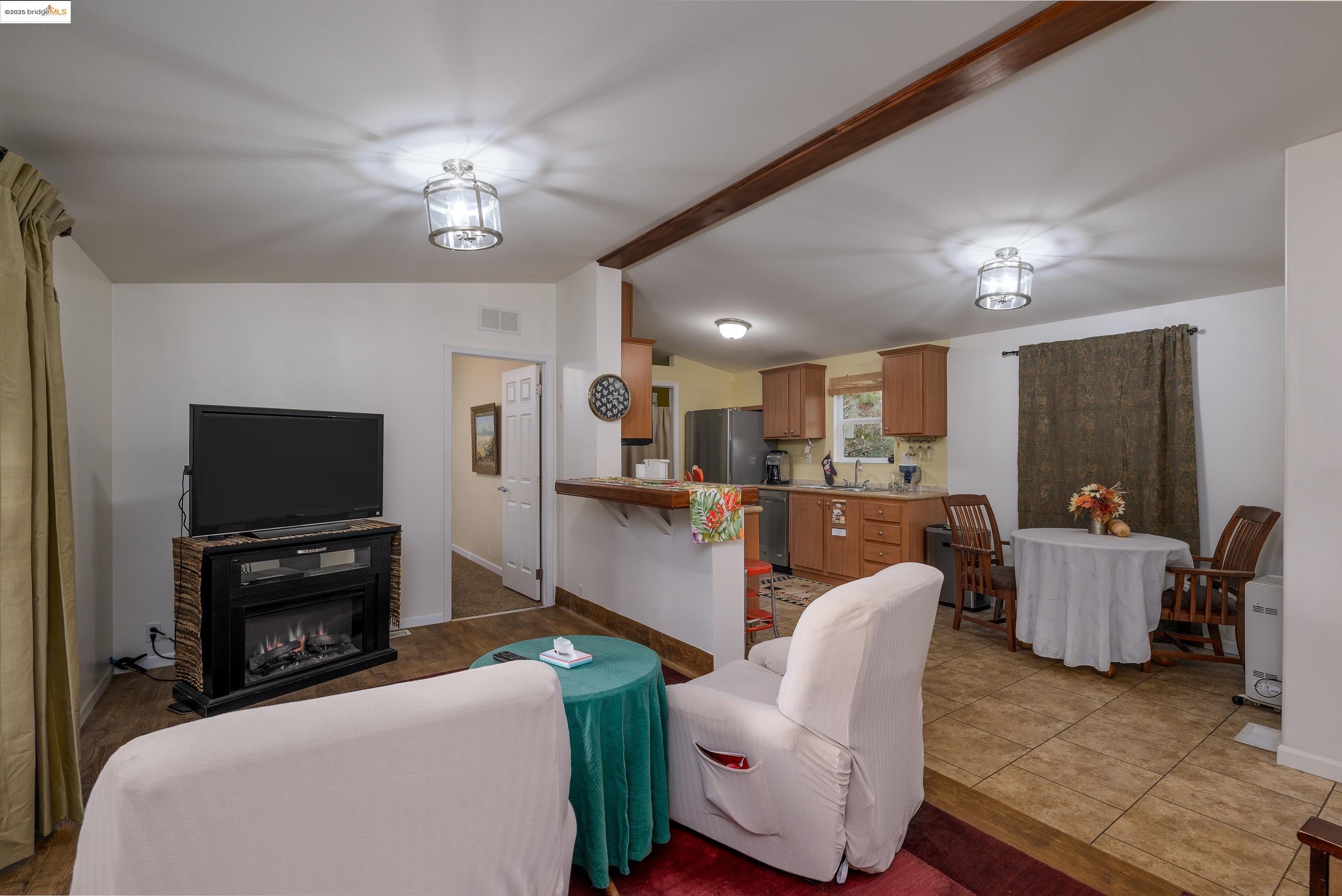 Detail Gallery Image 5 of 17 For 22608 Cedarcrest Rd, Sonora,  CA 95370 - 3 Beds | 2 Baths