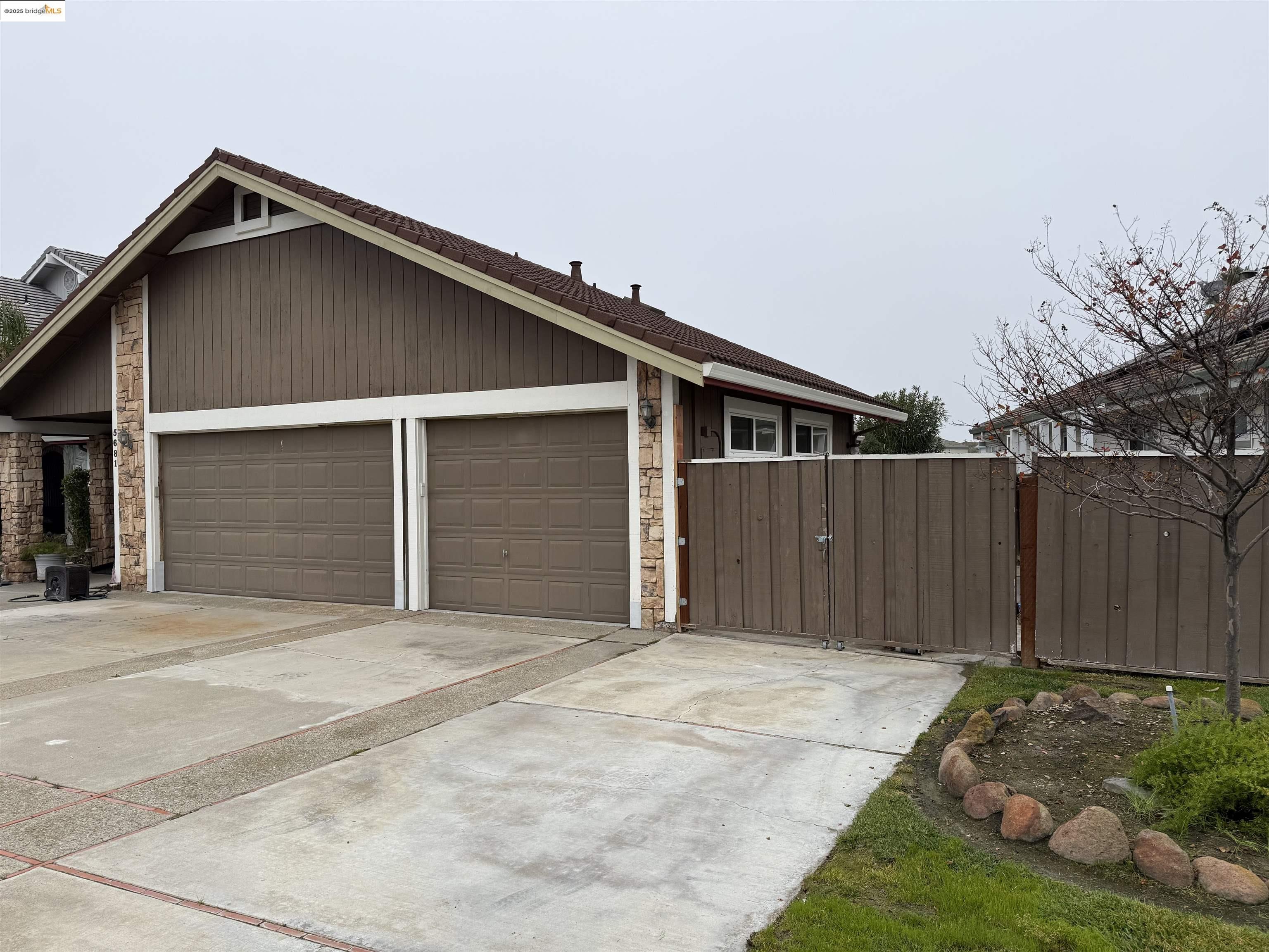 Detail Gallery Image 3 of 12 For 5681 Starboard Dr, Discovery Bay,  CA 94505 - 3 Beds | 2/1 Baths