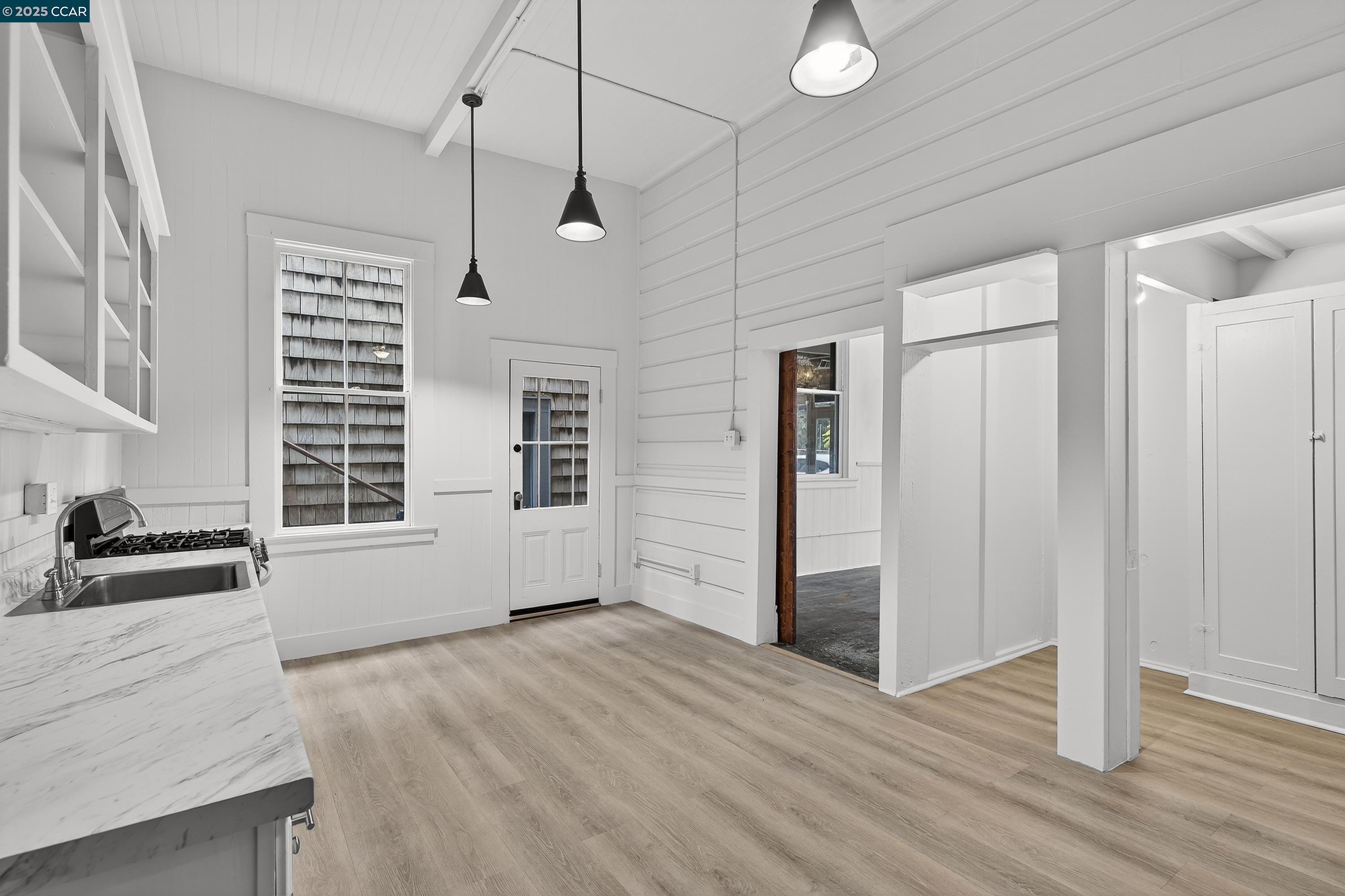 Detail Gallery Image 15 of 59 For 725 Loring Ave, Crockett,  CA 94525 - – Beds | – Baths