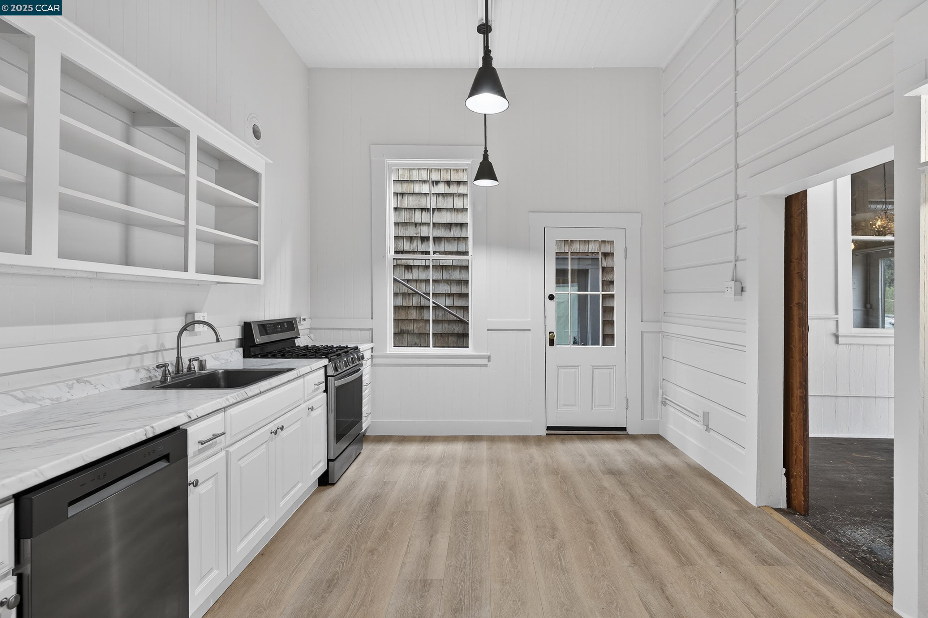 Detail Gallery Image 17 of 59 For 725 Loring Ave, Crockett,  CA 94525 - – Beds | – Baths