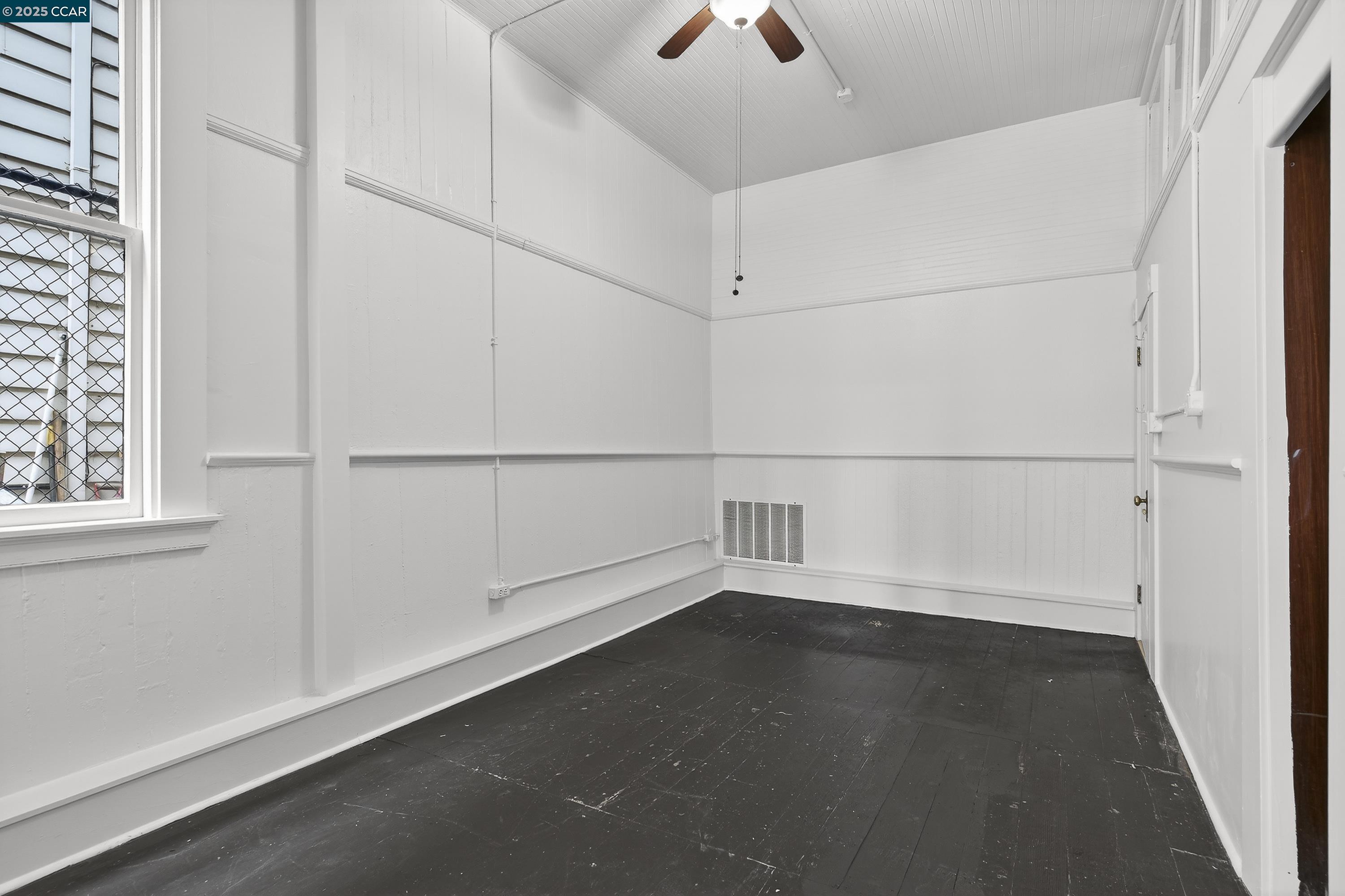 Detail Gallery Image 21 of 59 For 725 Loring Ave, Crockett,  CA 94525 - – Beds | – Baths