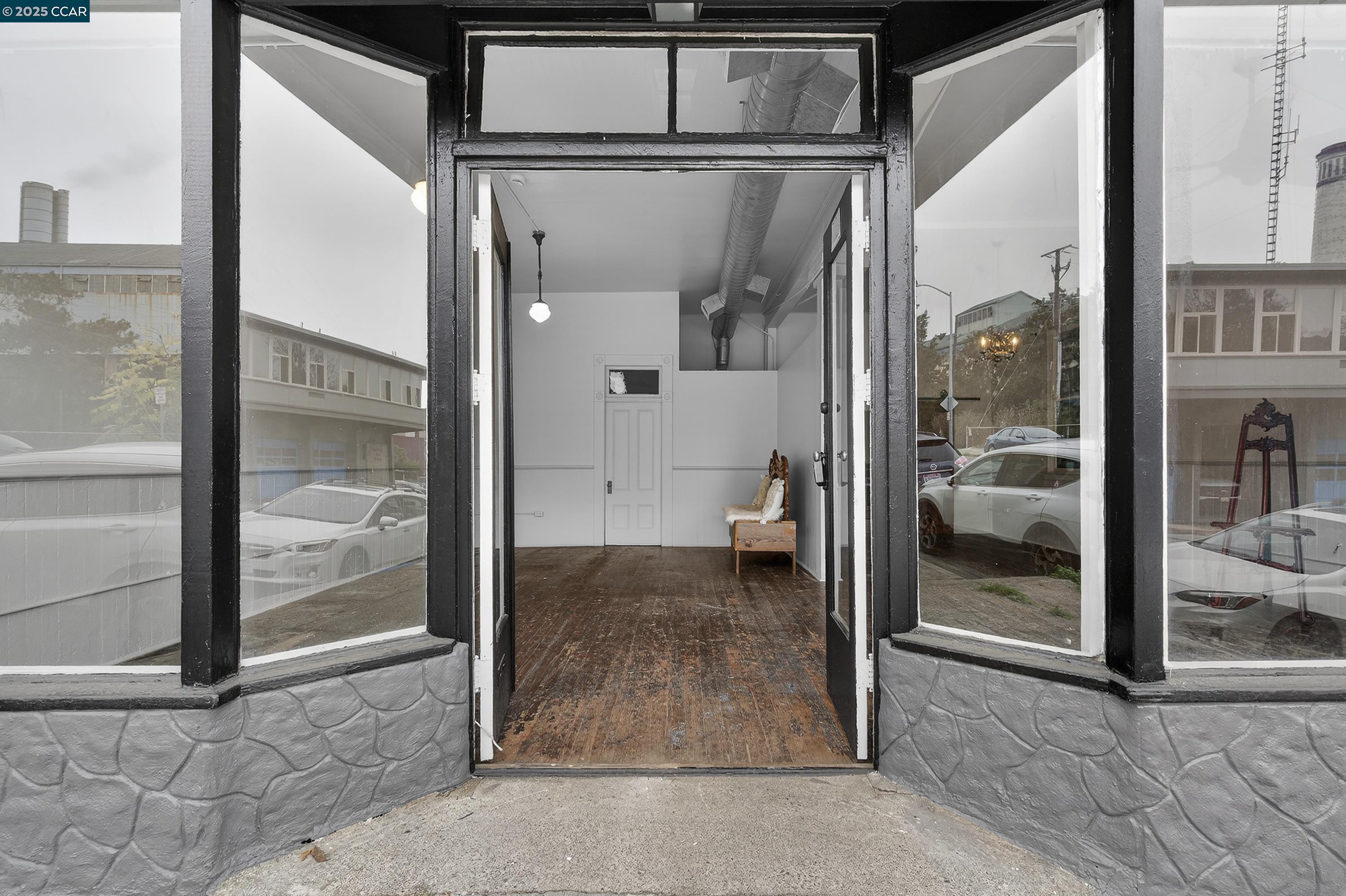 Detail Gallery Image 4 of 59 For 725 Loring Ave, Crockett,  CA 94525 - – Beds | – Baths