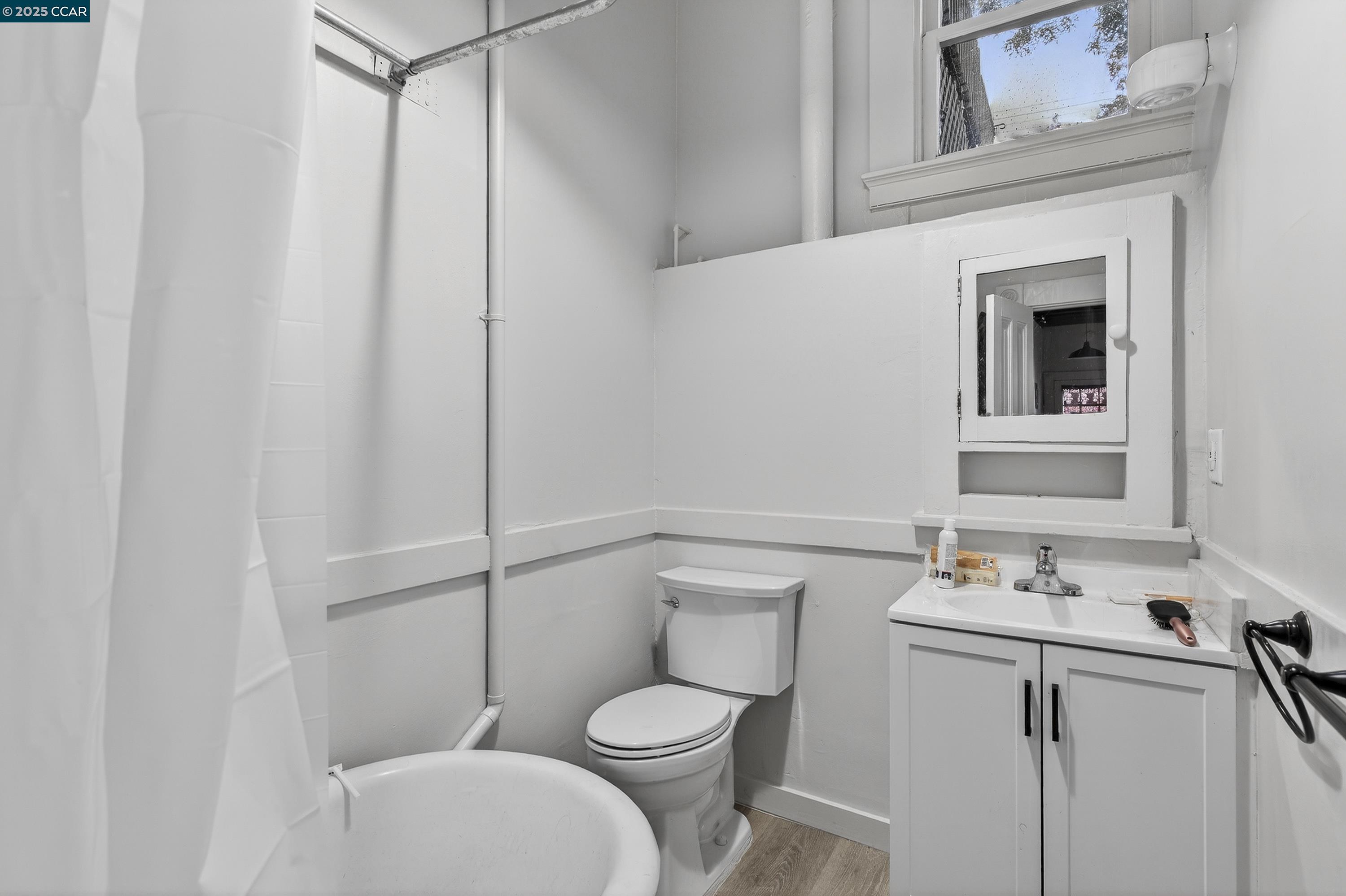 Detail Gallery Image 55 of 59 For 725 Loring Ave, Crockett,  CA 94525 - – Beds | – Baths