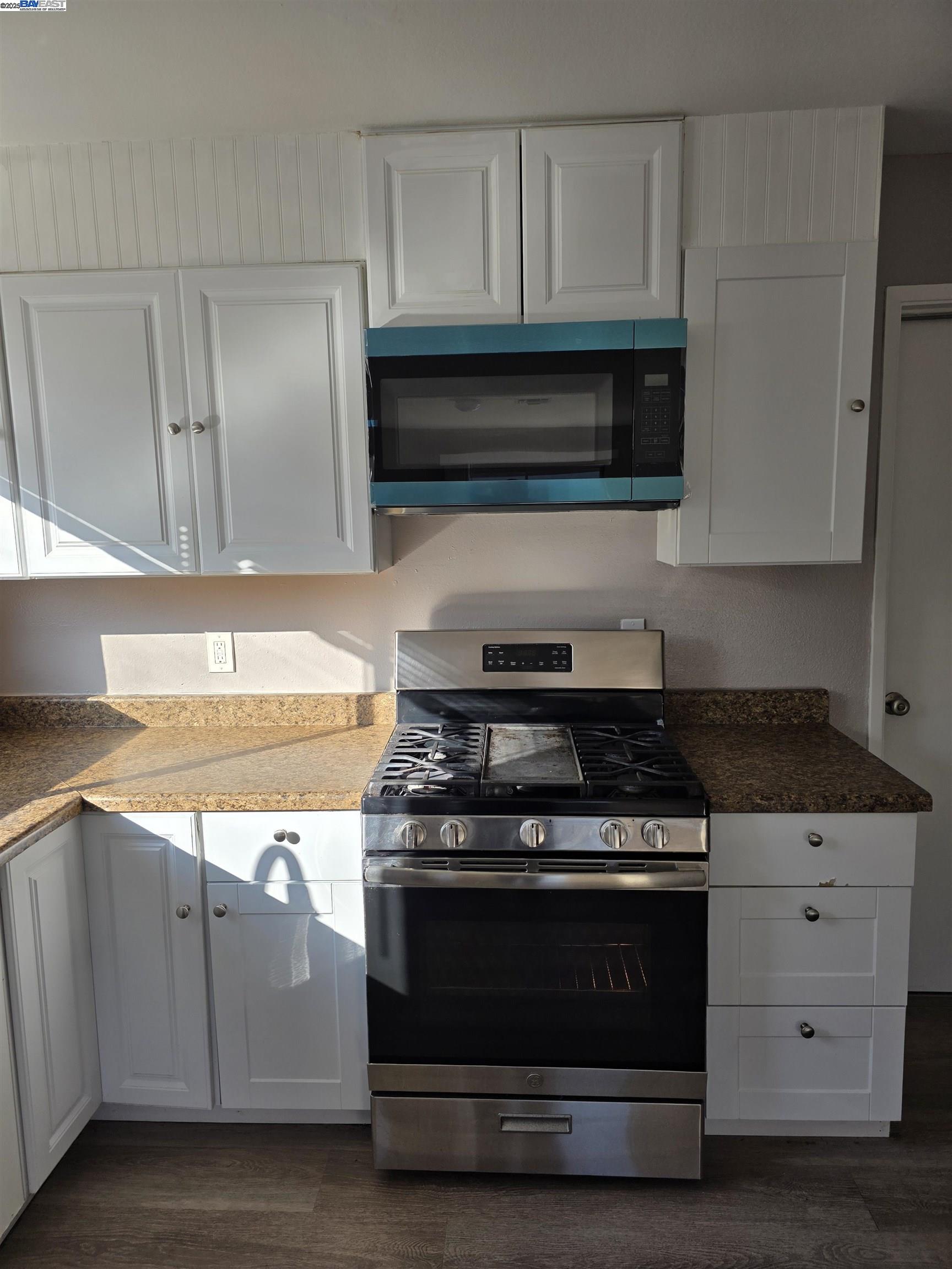 Detail Gallery Image 12 of 41 For 1518 Christina Ave, Stockton,  CA 95204 - 4 Beds | 2 Baths