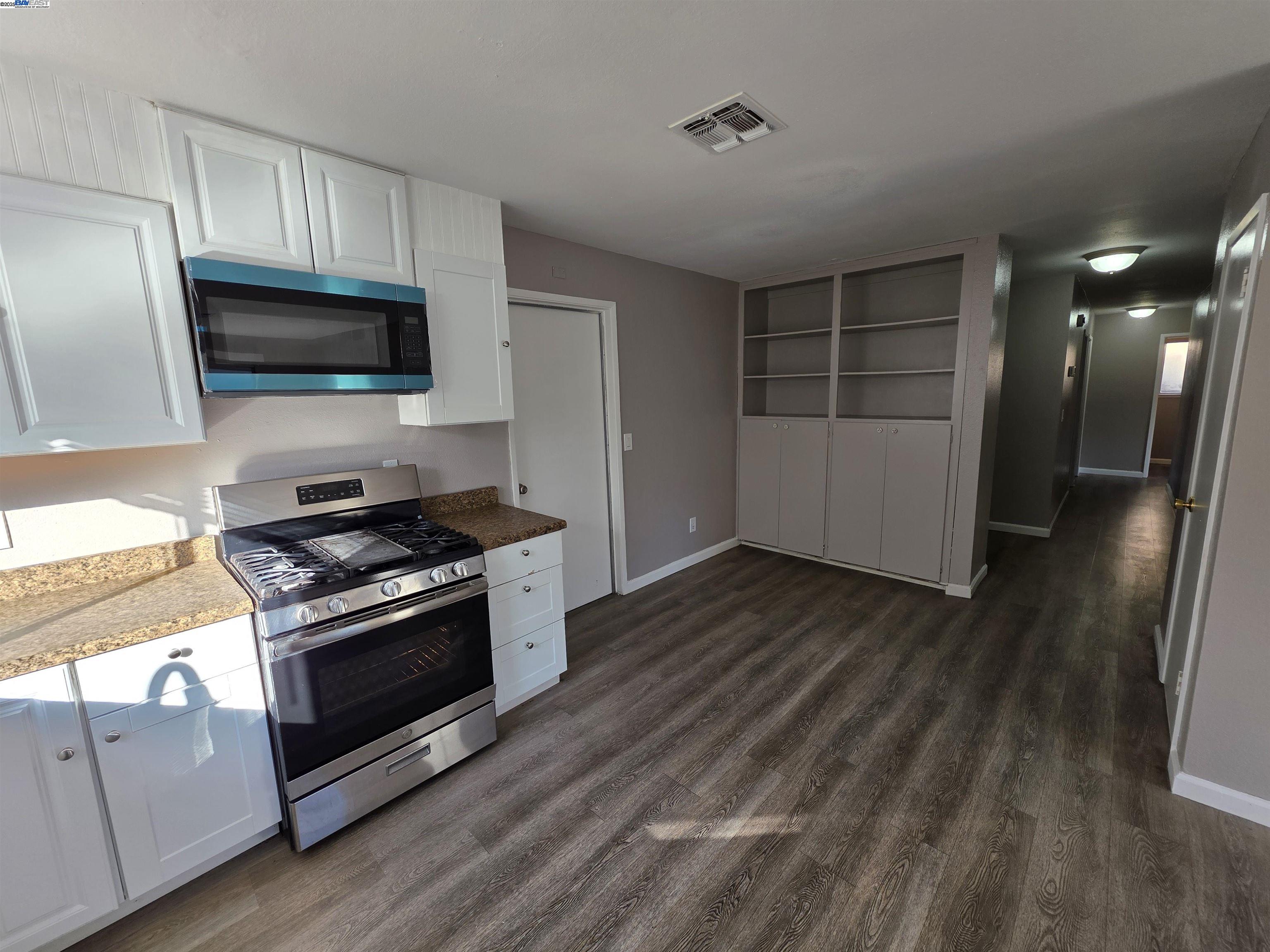 Detail Gallery Image 13 of 41 For 1518 Christina Ave, Stockton,  CA 95204 - 4 Beds | 2 Baths