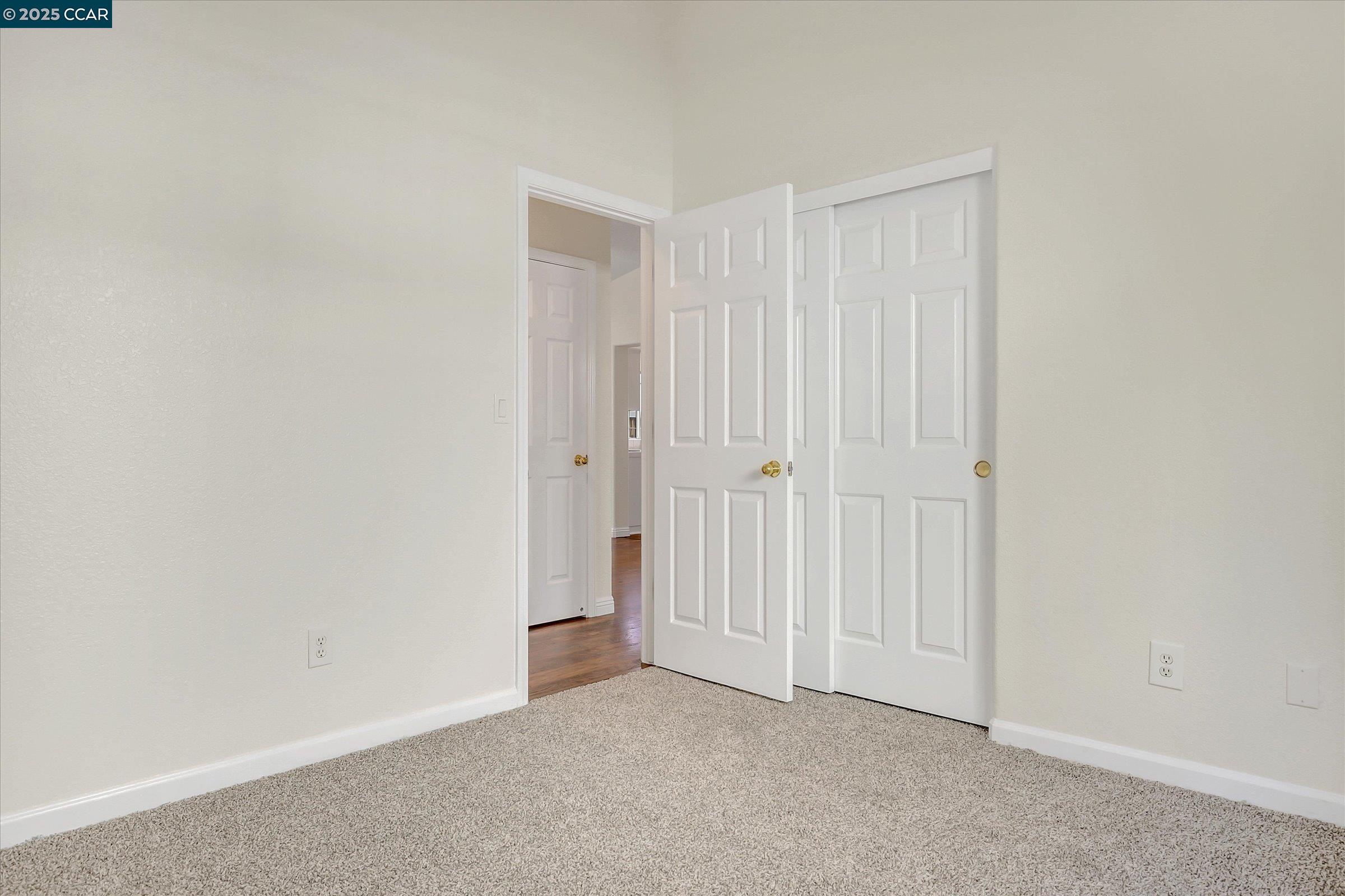 Detail Gallery Image 17 of 23 For 220 Roundhill Dr, Vacaville,  CA 95687 - 3 Beds | 2 Baths