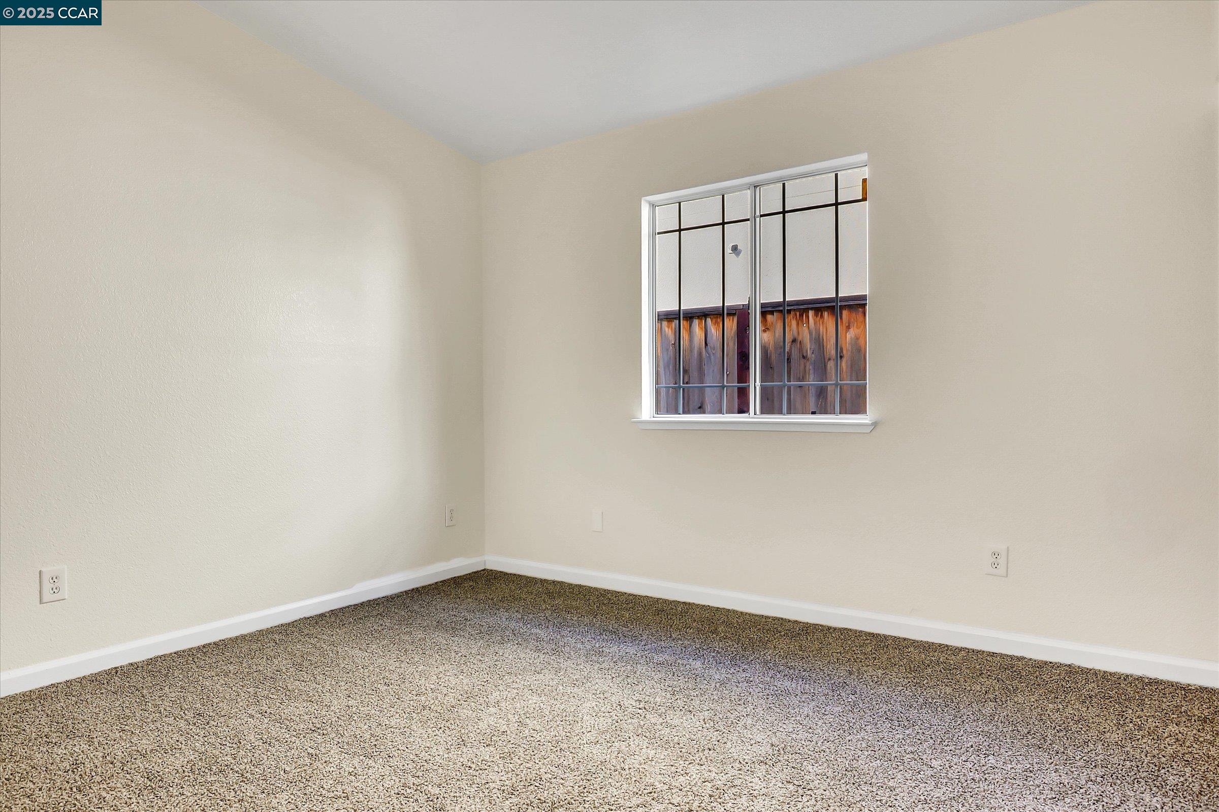 Detail Gallery Image 18 of 23 For 220 Roundhill Dr, Vacaville,  CA 95687 - 3 Beds | 2 Baths