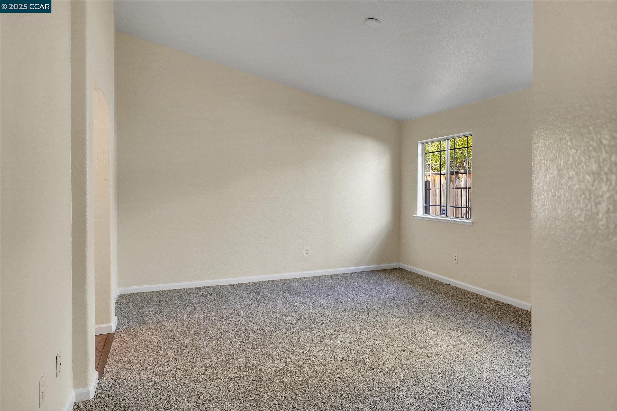 Detail Gallery Image 19 of 23 For 220 Roundhill Dr, Vacaville,  CA 95687 - 3 Beds | 2 Baths