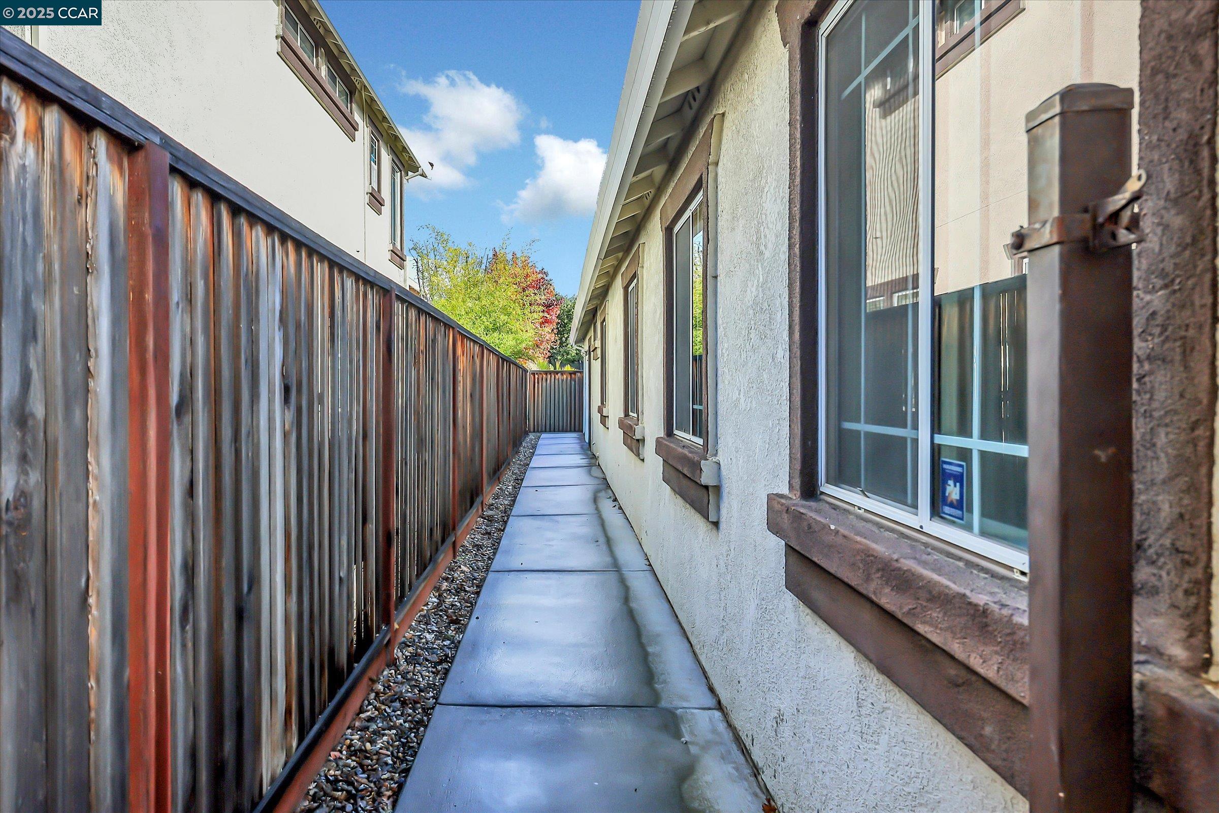 Detail Gallery Image 22 of 23 For 220 Roundhill Dr, Vacaville,  CA 95687 - 3 Beds | 2 Baths