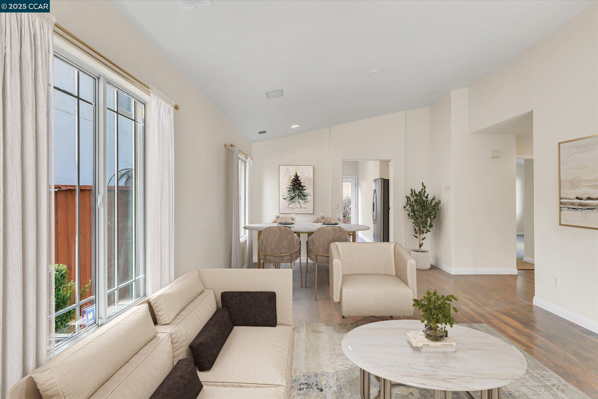 Detail Gallery Image 8 of 23 For 220 Roundhill Dr, Vacaville,  CA 95687 - 3 Beds | 2 Baths