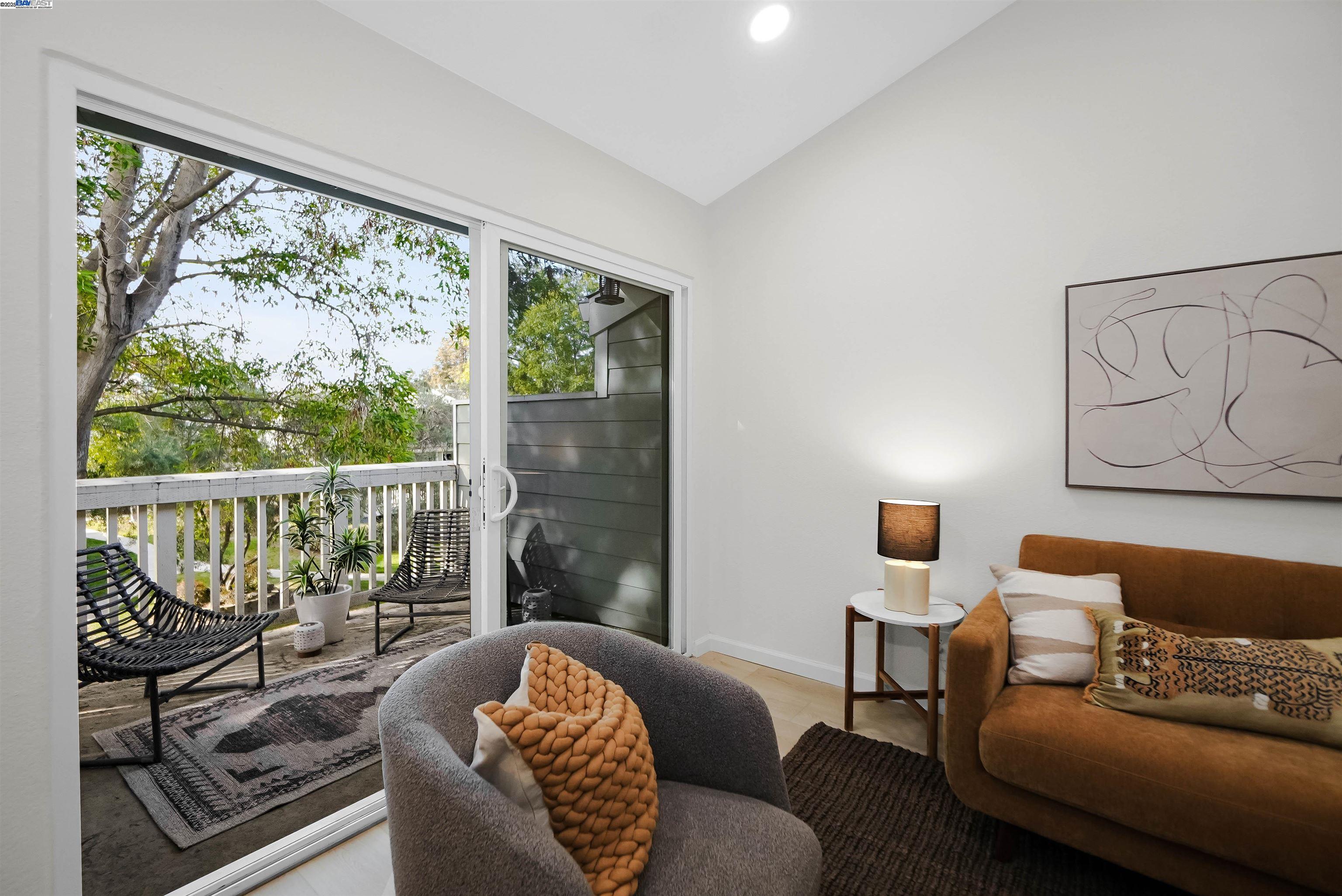 Photo #2: 41119406 Listing: Photo #2