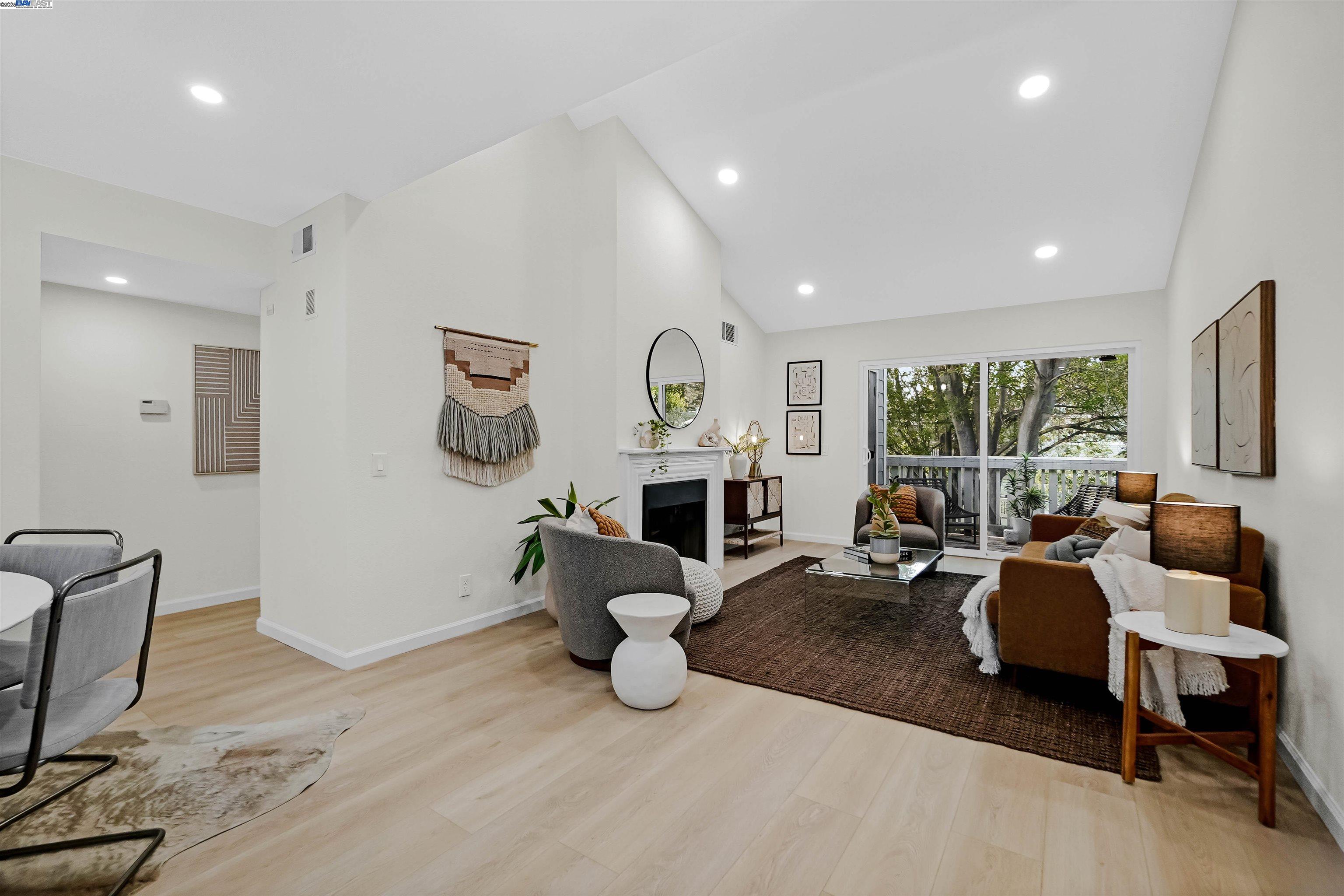 Photo #3: 41119406 Listing: Photo #3