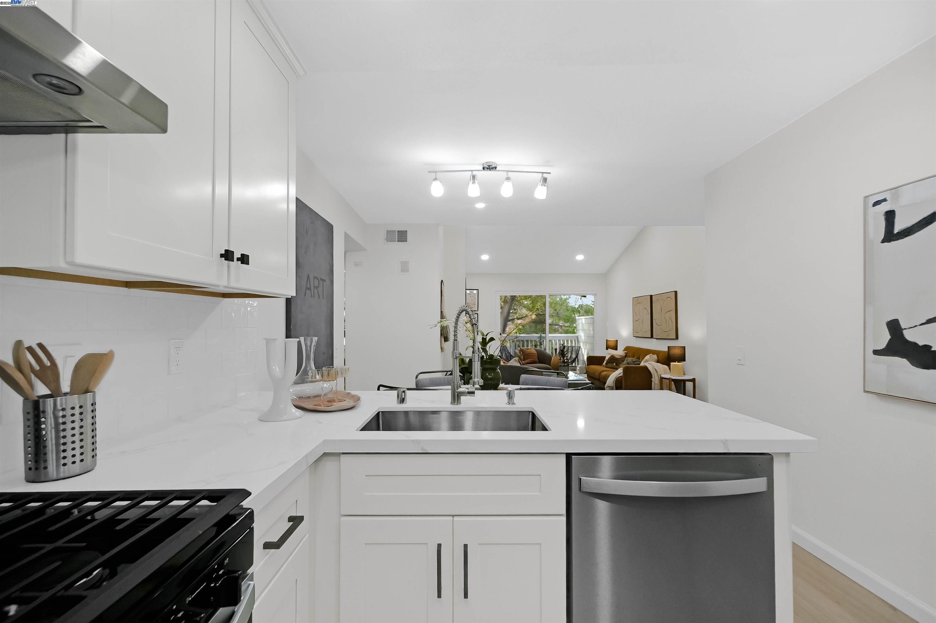 Photo #7: 41119406 Listing: Photo #7