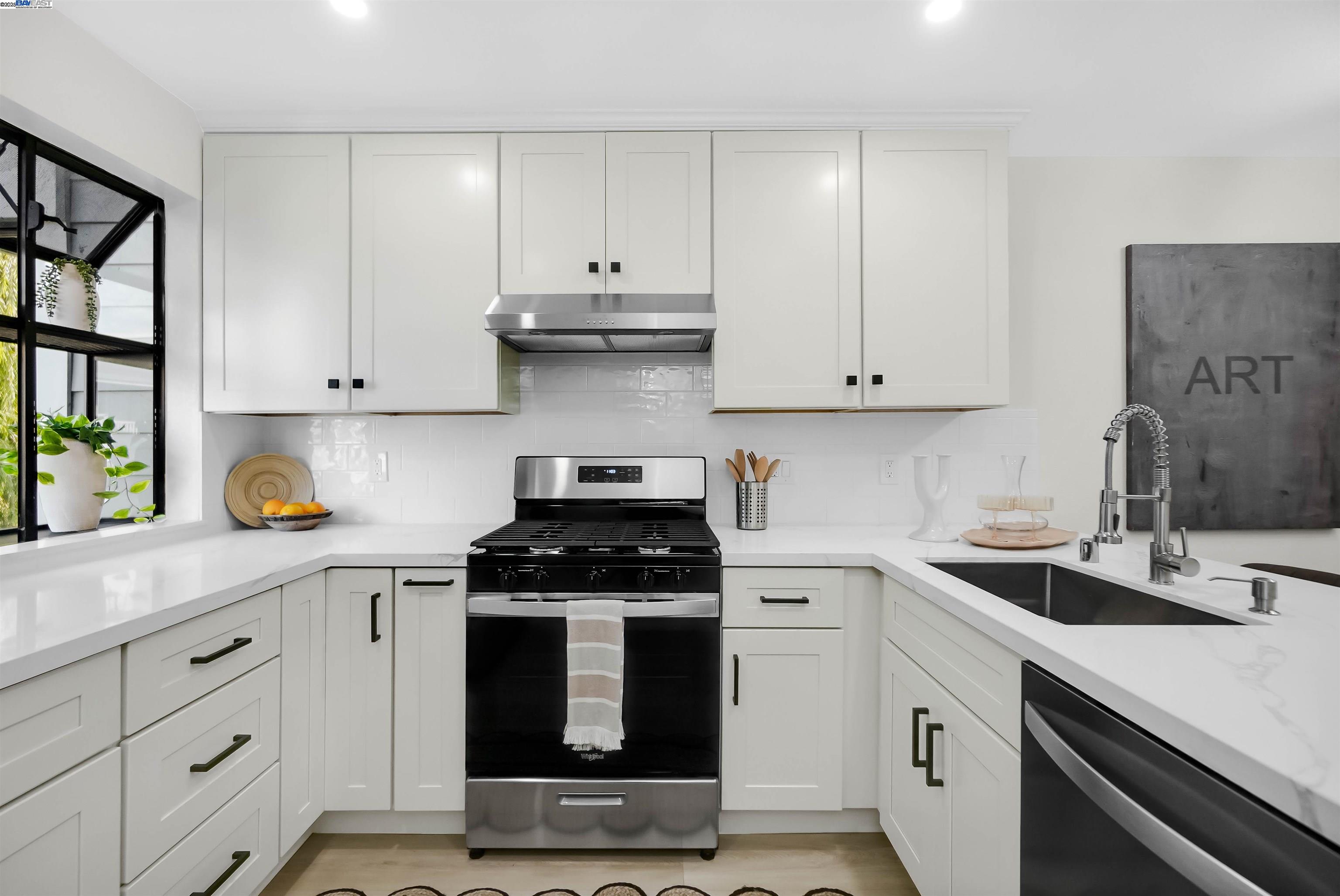 Photo #8: 41119406 Listing: Photo #8