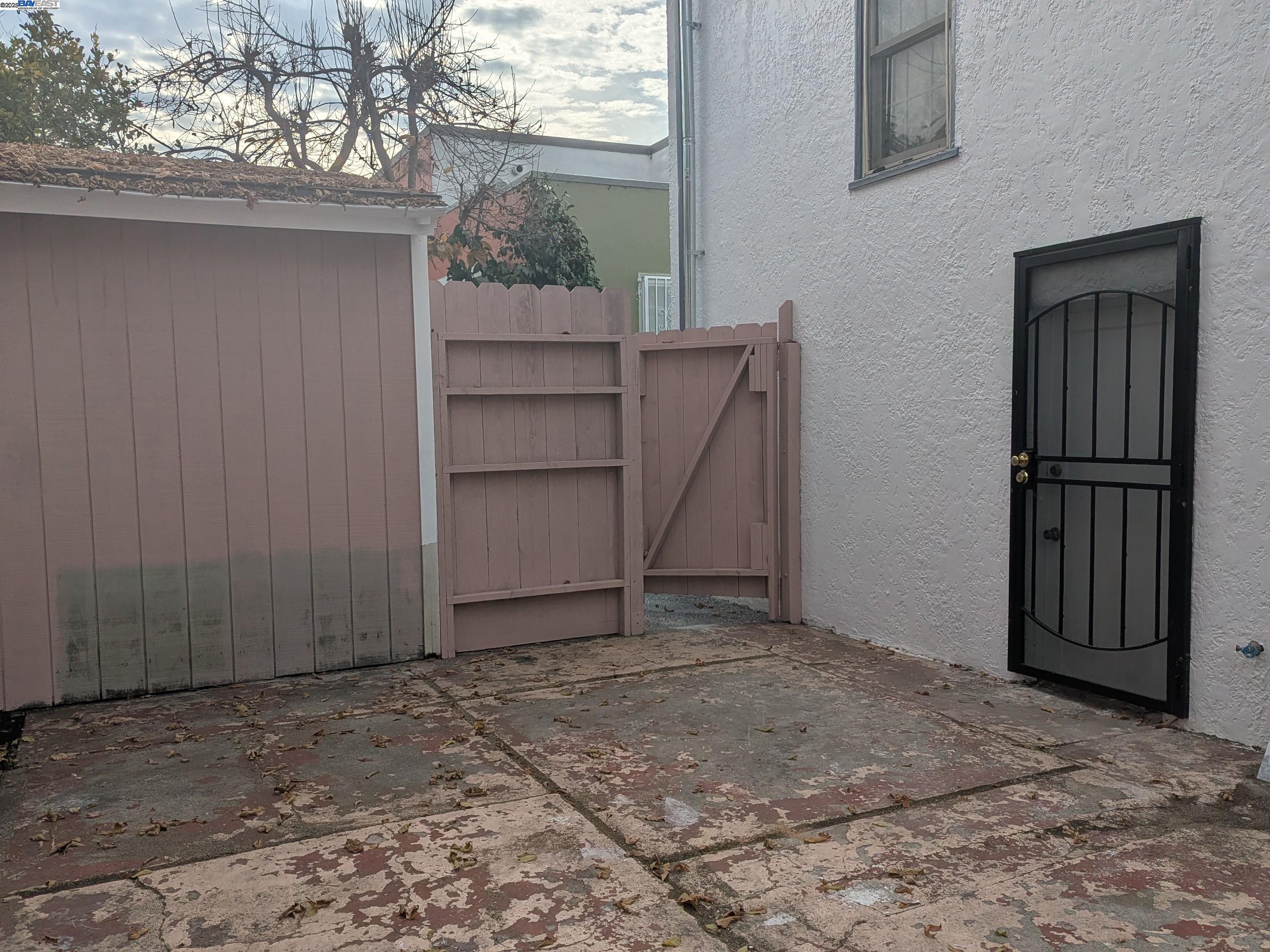 Detail Gallery Image 25 of 27 For 7818 Arthur St, Oakland,  CA 94605 - 2 Beds | 1 Baths