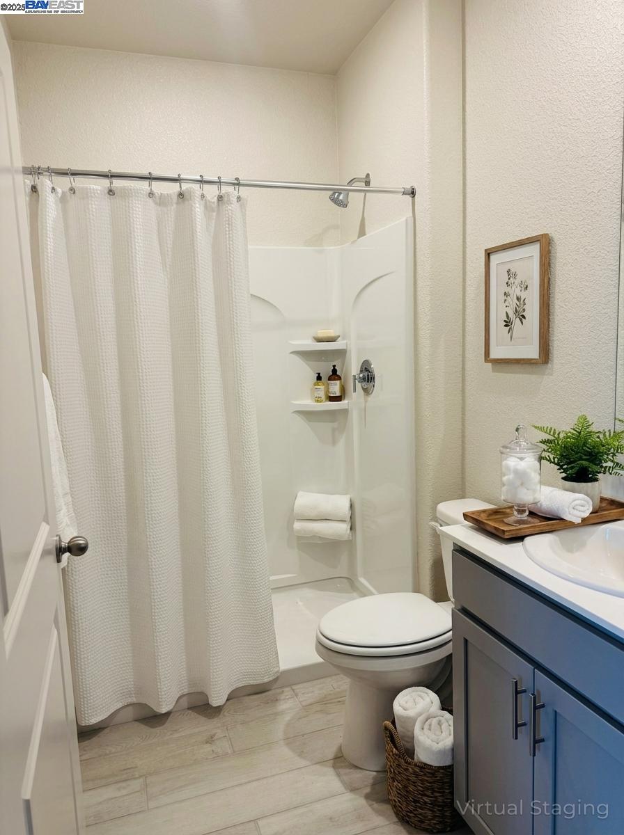 Detail Gallery Image 2 of 13 For 5409 Kestrel Ct., Antioch,  CA 94531 - 4 Beds | 3 Baths