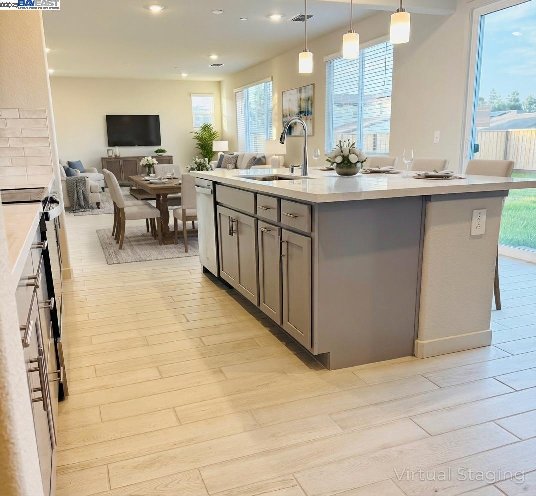 Detail Gallery Image 5 of 13 For 5409 Kestrel Ct., Antioch,  CA 94531 - 4 Beds | 3 Baths