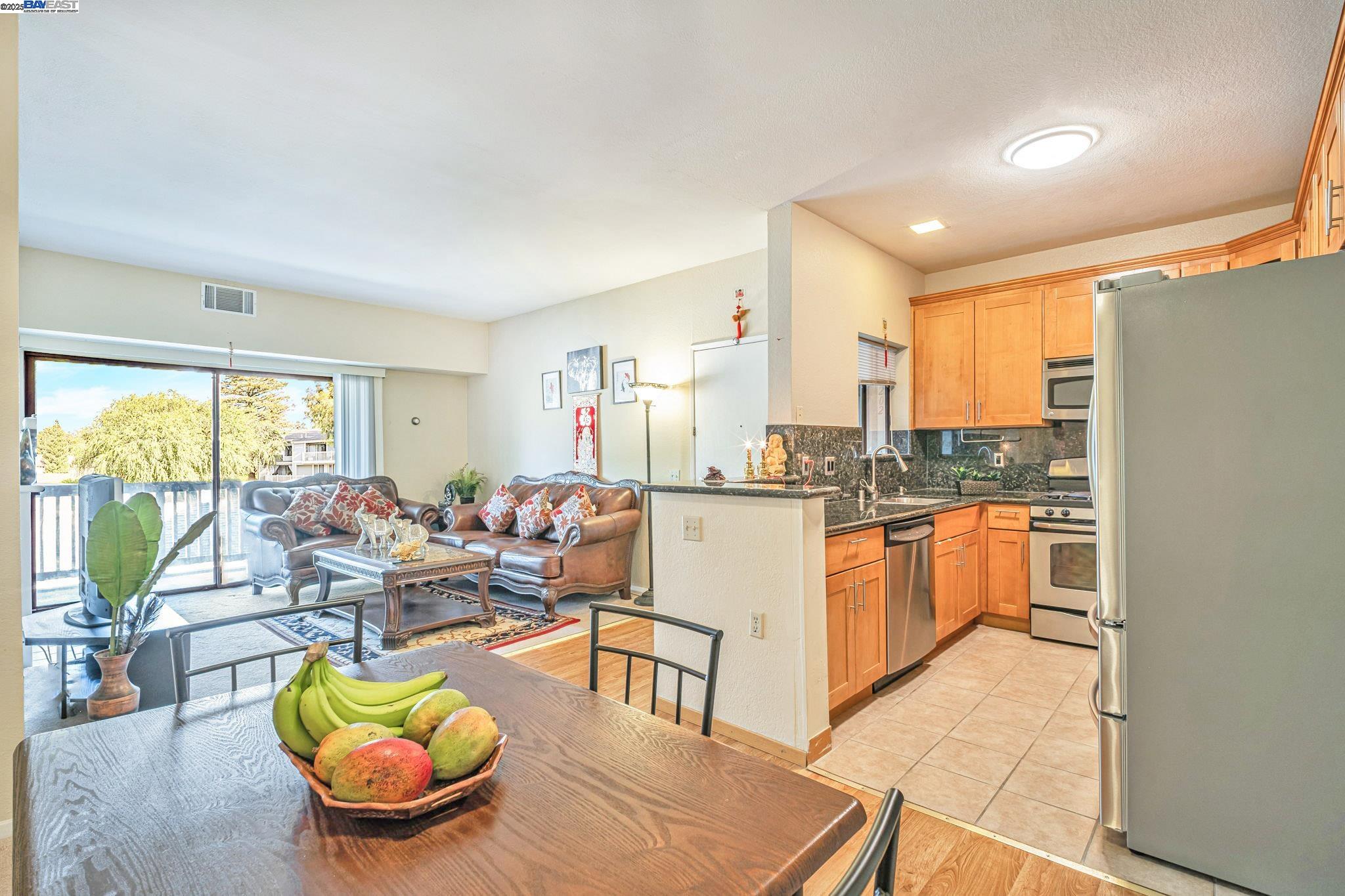 Detail Gallery Image 14 of 36 For 3507 Buttonwood Ter #203,  Fremont,  CA 94536 - 2 Beds | 2 Baths