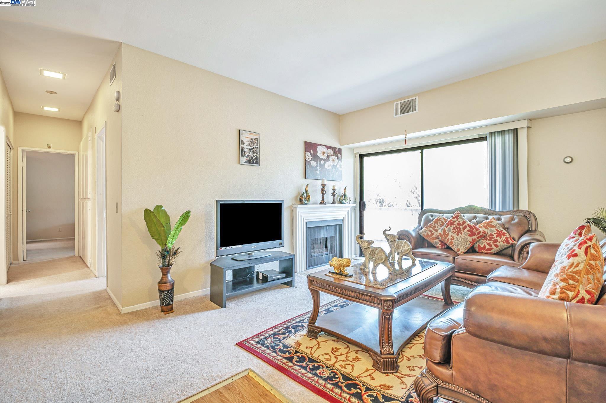 Detail Gallery Image 3 of 36 For 3507 Buttonwood Ter #203,  Fremont,  CA 94536 - 2 Beds | 2 Baths