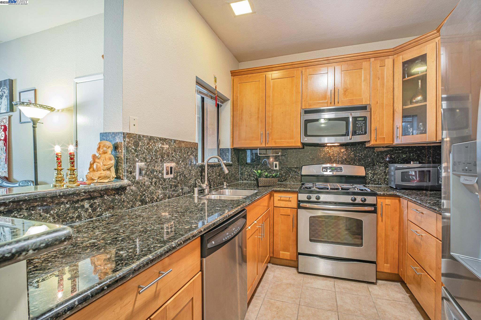 Detail Gallery Image 8 of 36 For 3507 Buttonwood Ter #203,  Fremont,  CA 94536 - 2 Beds | 2 Baths